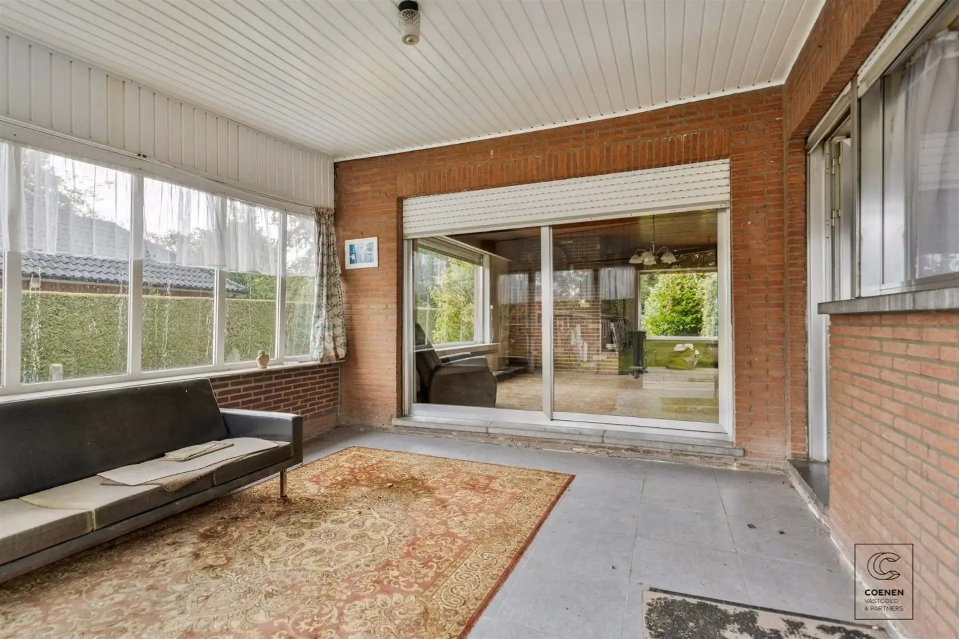 Te renoveren woning met 4 à 5 slpk' s, 236 m² bew. opp. op perceel van 3.990 m²! foto 9