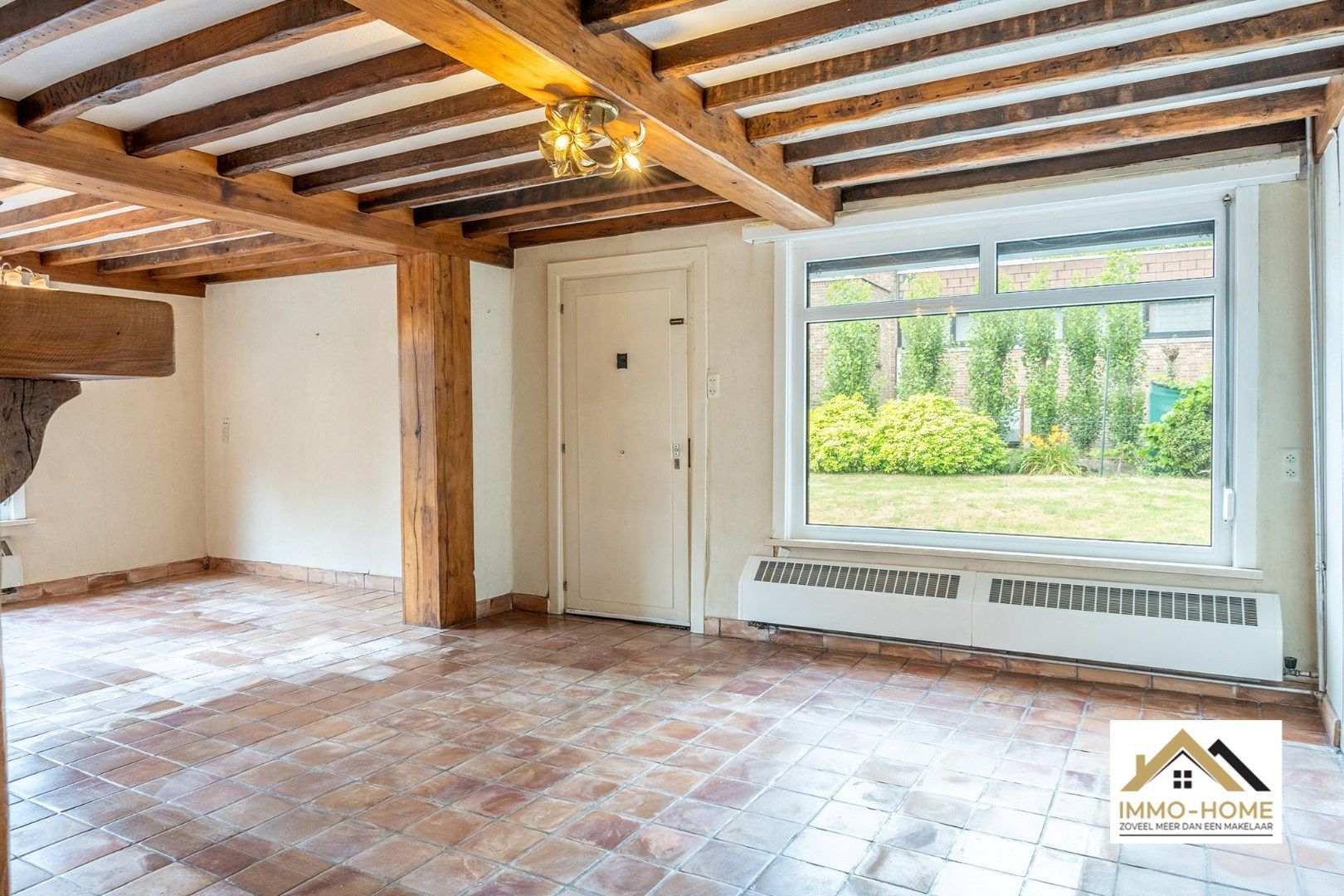 Op te frissen woning op topligging in centrum Lochristi!  foto 6