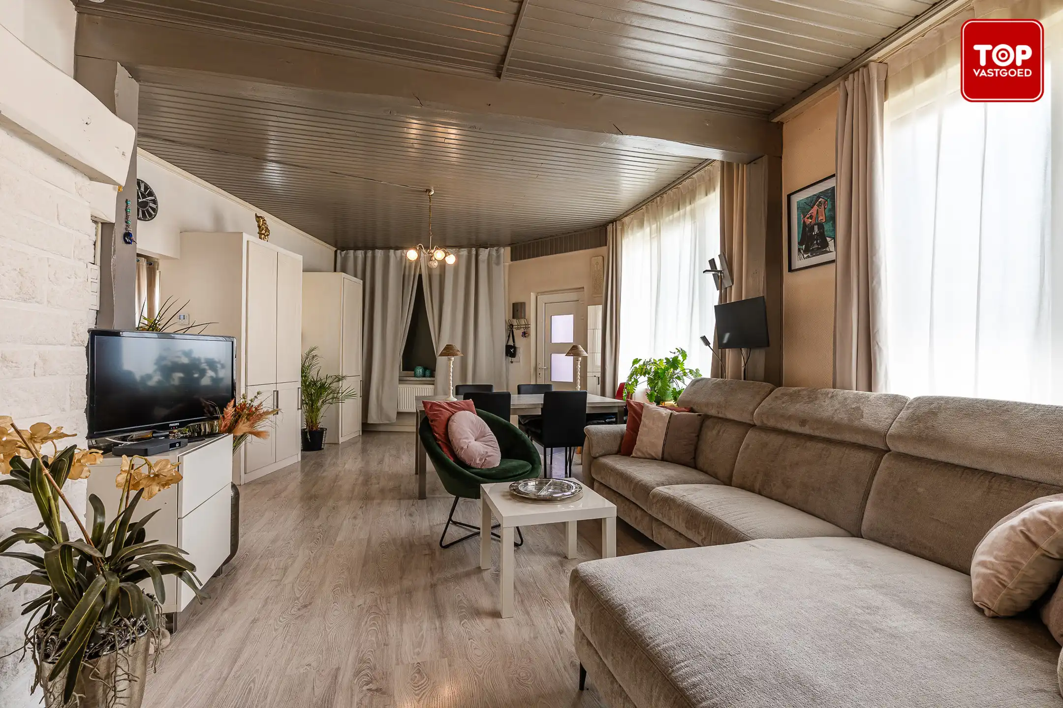 Statige, lichtrijke woning met 3 slaapkamers en stadskoer foto 8