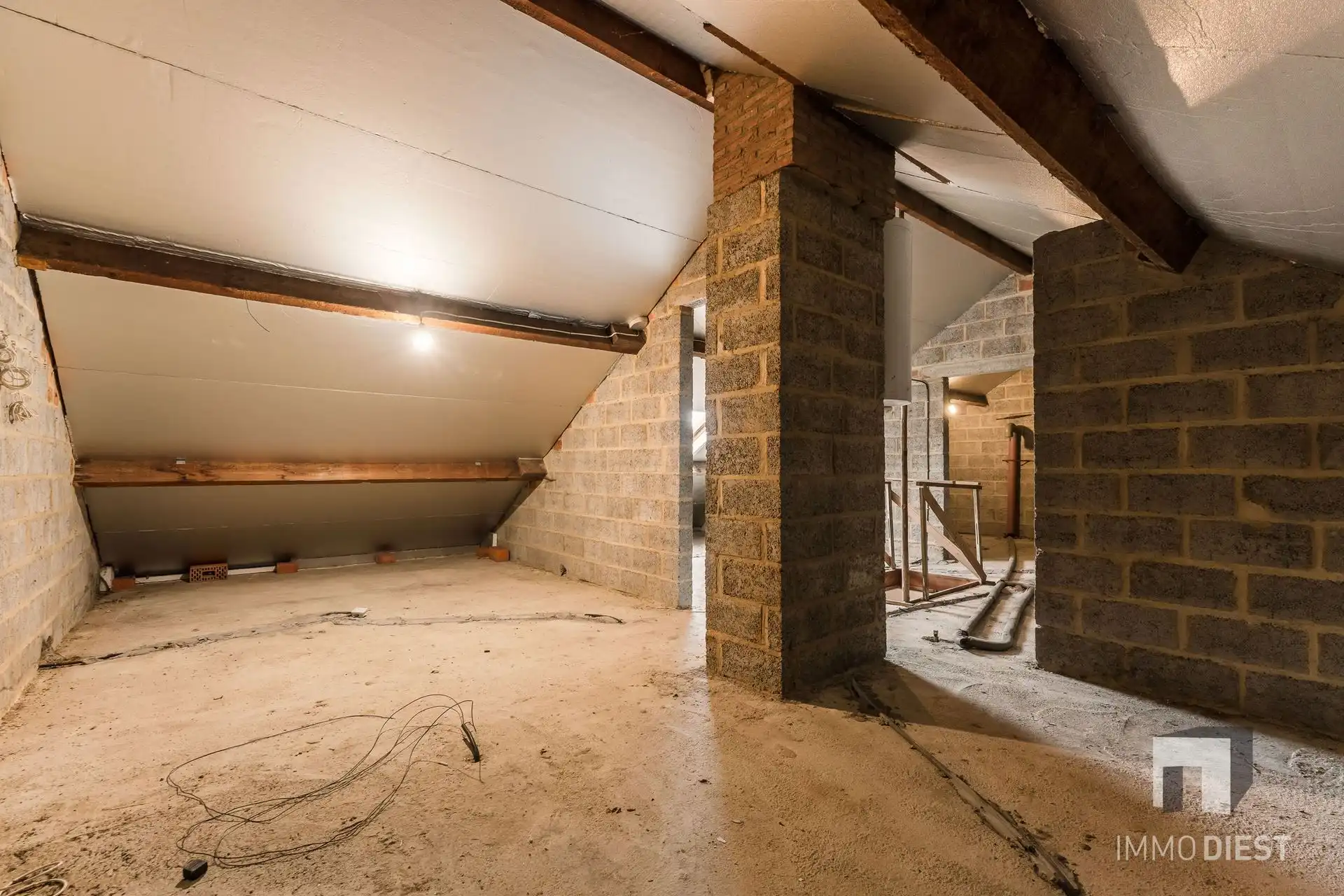 Ruime stadswoning met 4 slaapkamers in centrum Halen  foto 31