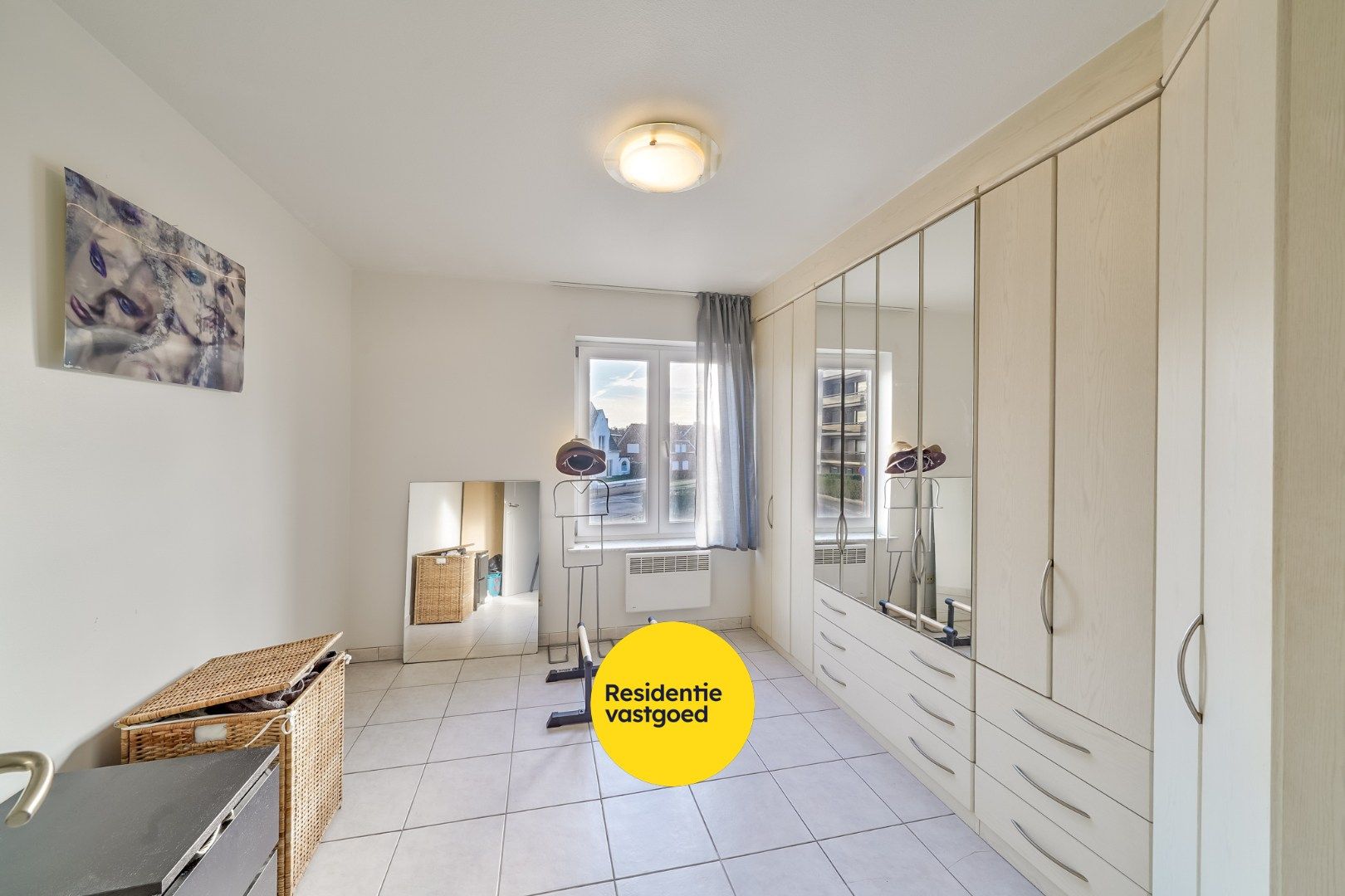 Instapklaar 2-slaapkamerappartement met ruim terras vlakbij het strand te Bredene foto 7