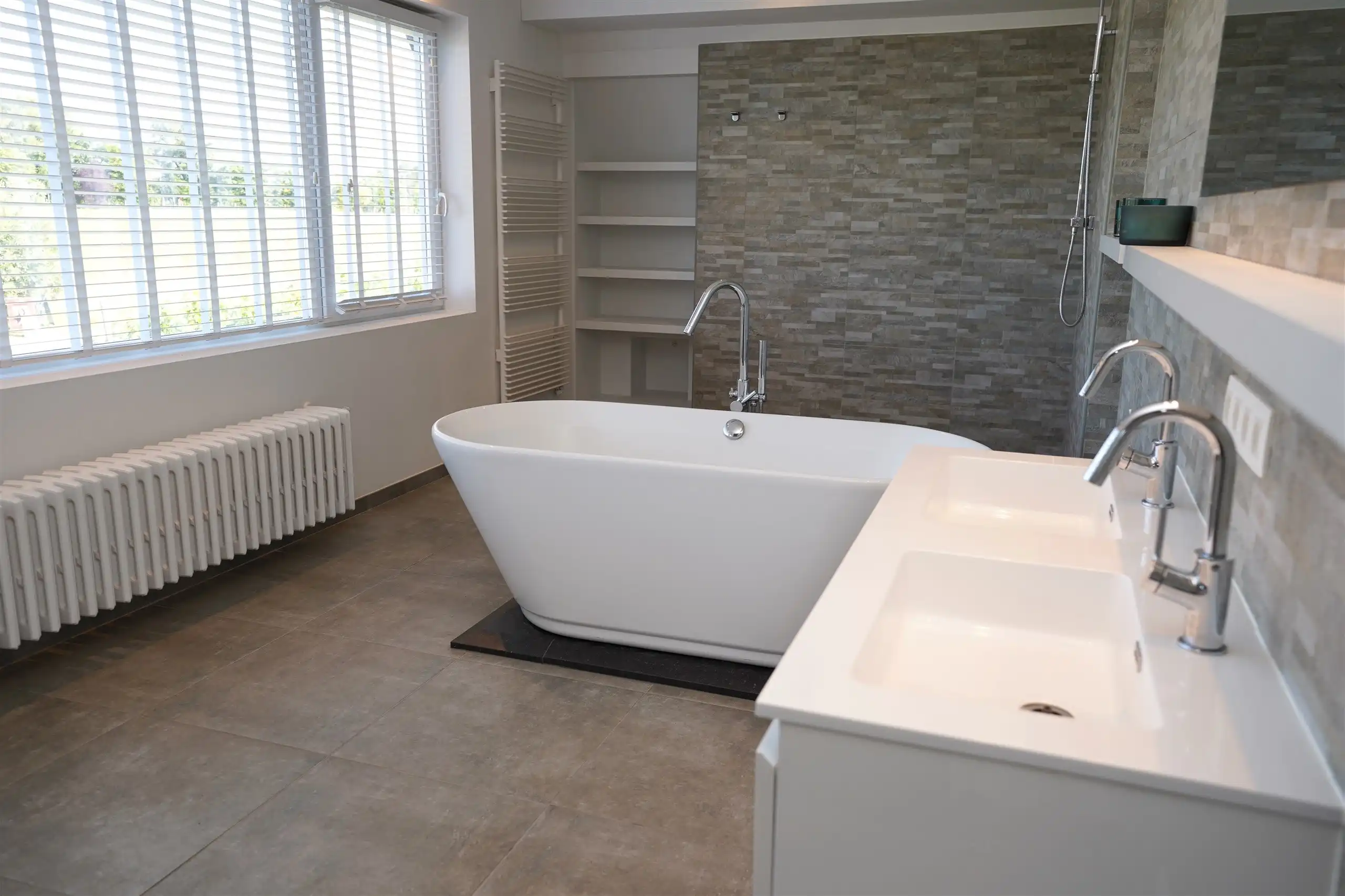 Grote gezinseigendom met 5 SLPK - BUREEL - ZWEMBAD! foto 16