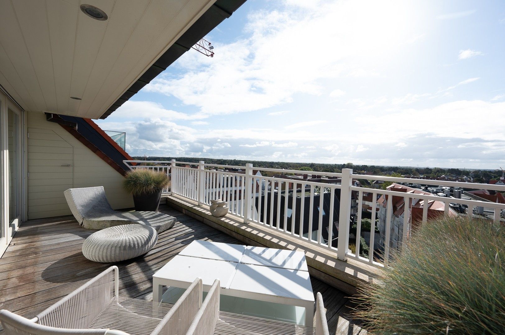 Prachtig appartement in hartje Zoute met gevelbreedte van bijna 9 m en unieke zonneterrassen vlakbij het Albertplein. foto 27