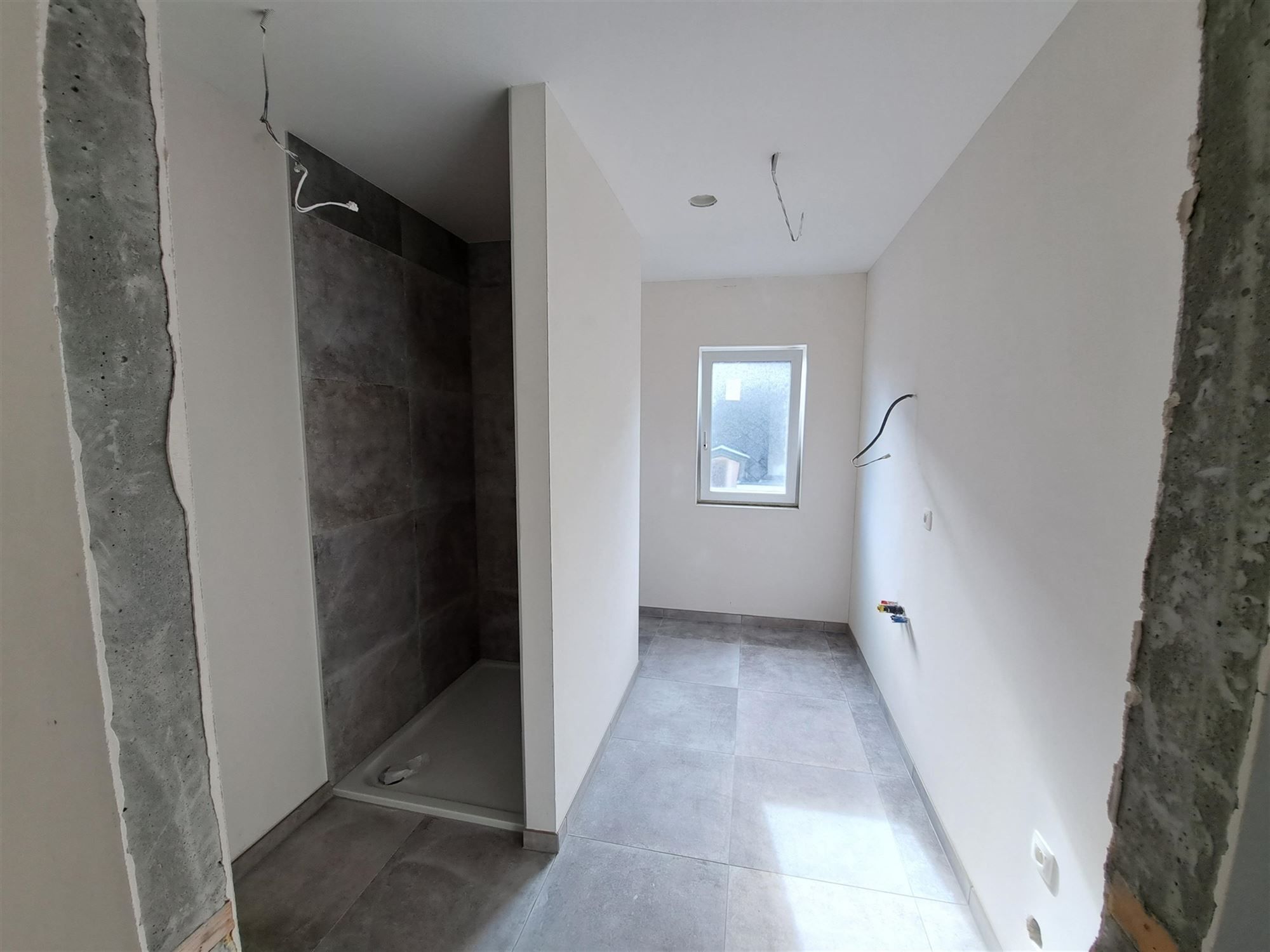 Nieuwbouw woning met 2 slaapkamers en bureel foto 4