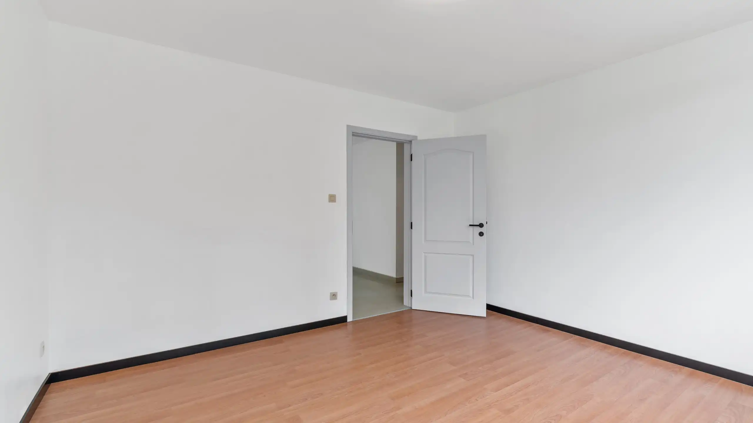 Vernieuwd appartement met 4 slaapkamers in Beringen foto 8