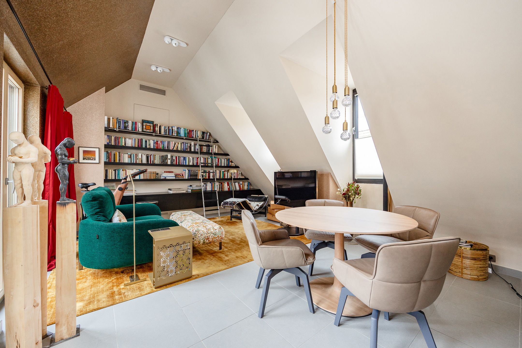 Prachtig appartement met zicht op de Carolus Borromeuskerk foto 4