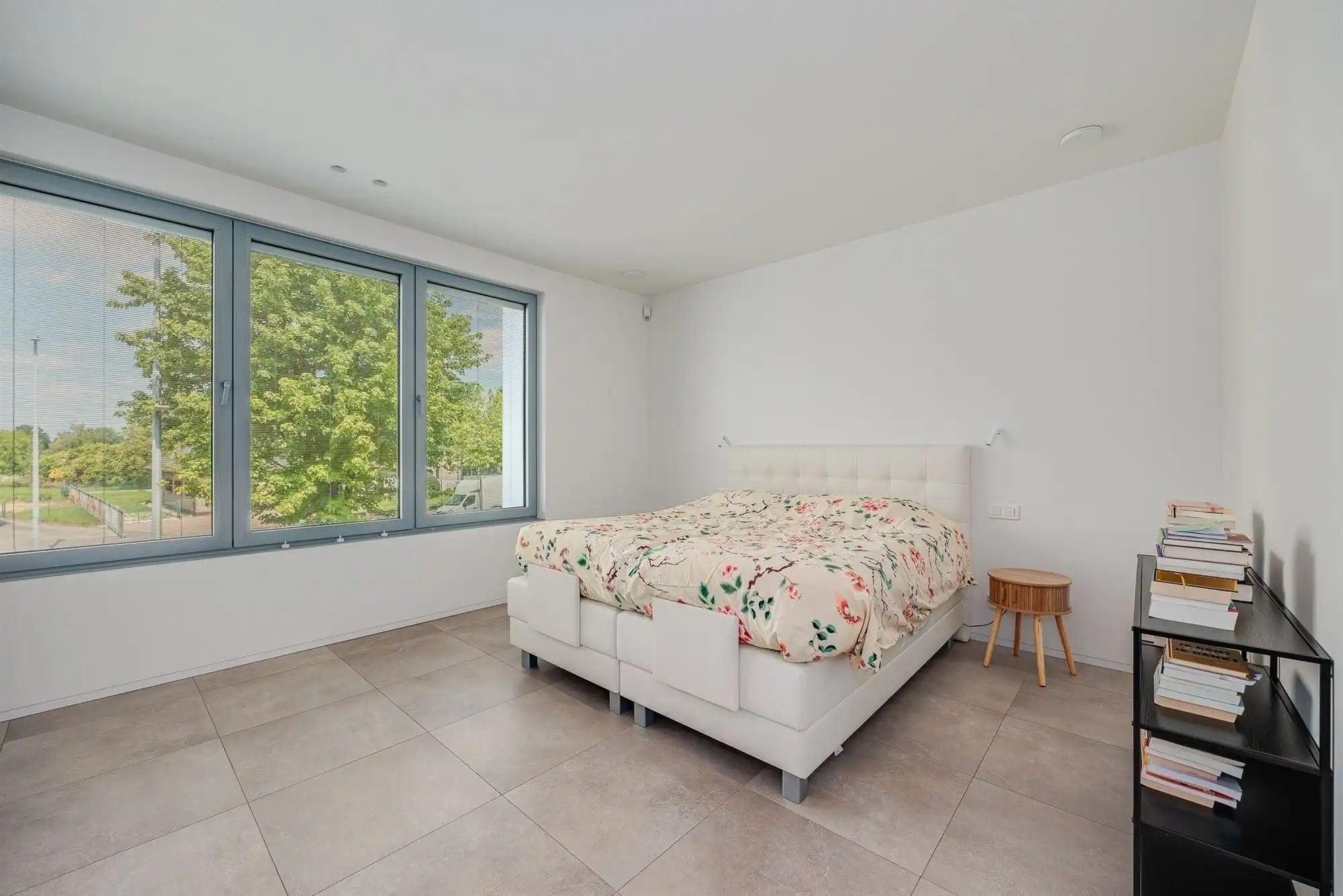 Prachtig afgewerkt gebouw - showroom + villa foto 28