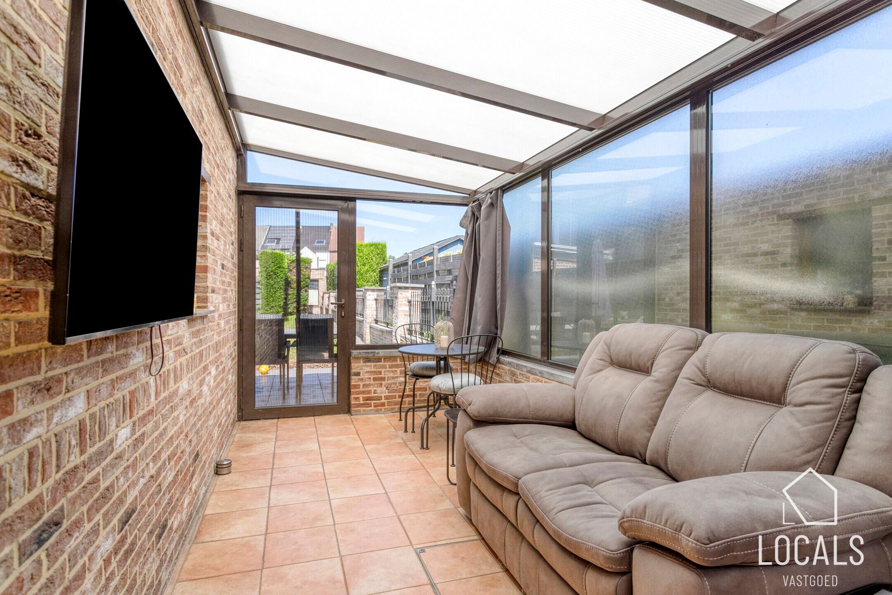 Leuke gezinswoning met 2 slaapkamers, tuin en garage foto 8