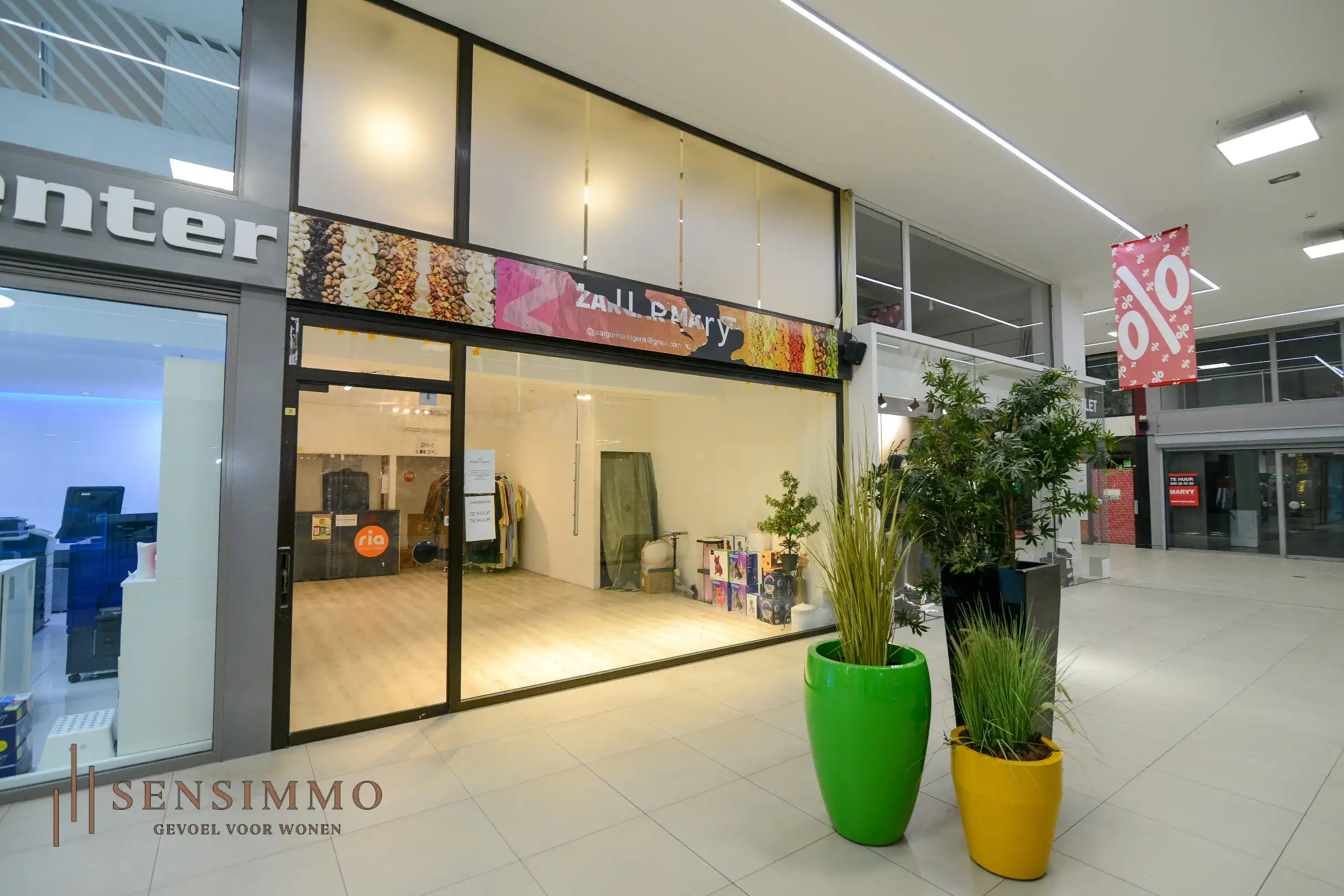 Handelspand in shopping 3 te Genk foto 11