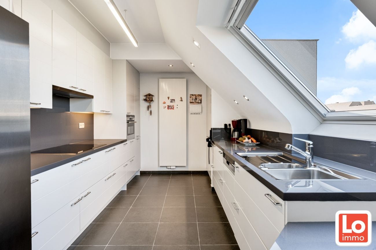 Mooi dakappartement met 3 slaapkamers, 2 badkamers, 2 terrassen (18m² & 5m²) en garagebox foto 6