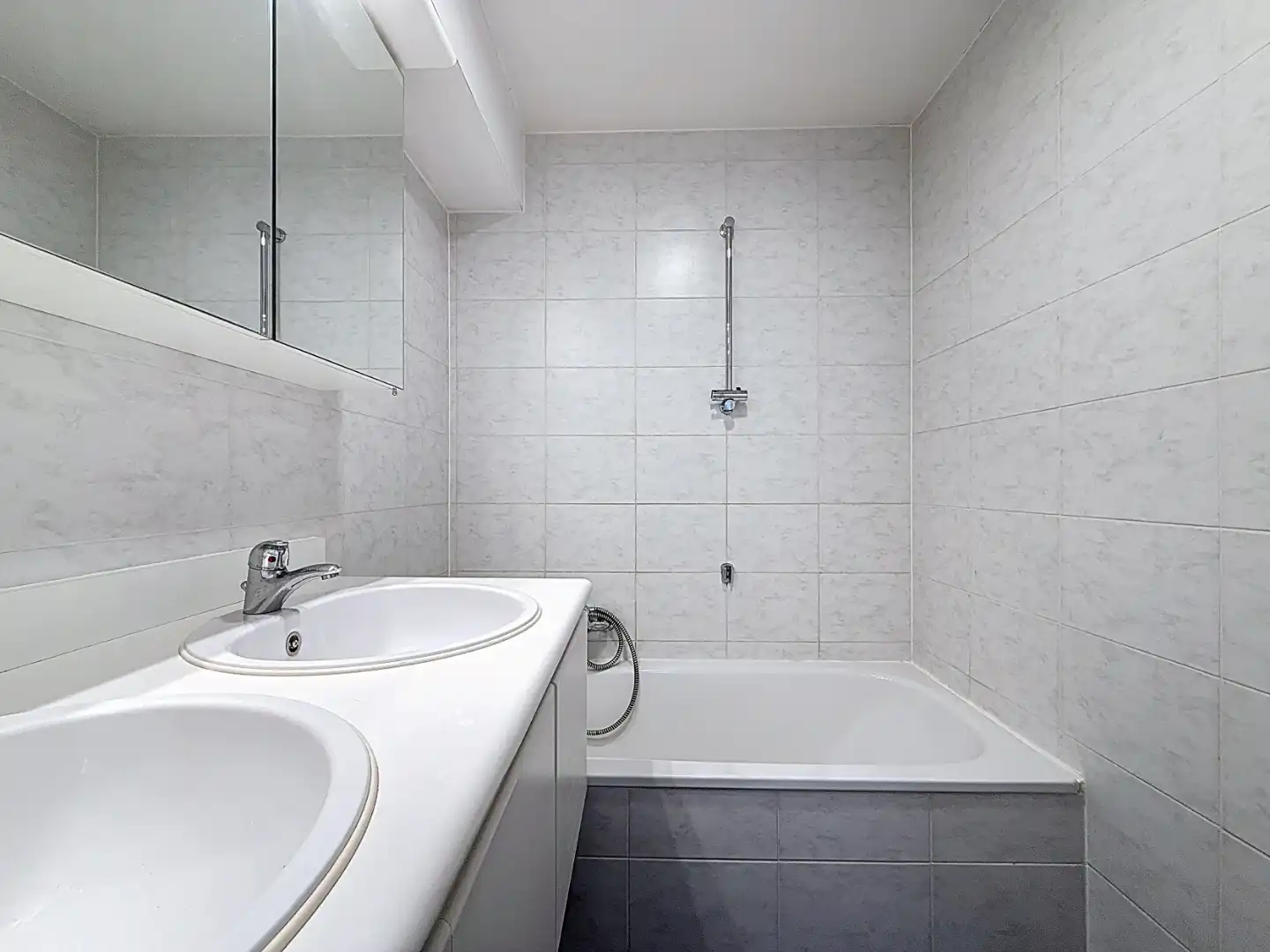 Instapklaar appartement met 2 slaapkamers aan de waterlijn van Nieuwpoort-stad. foto 11