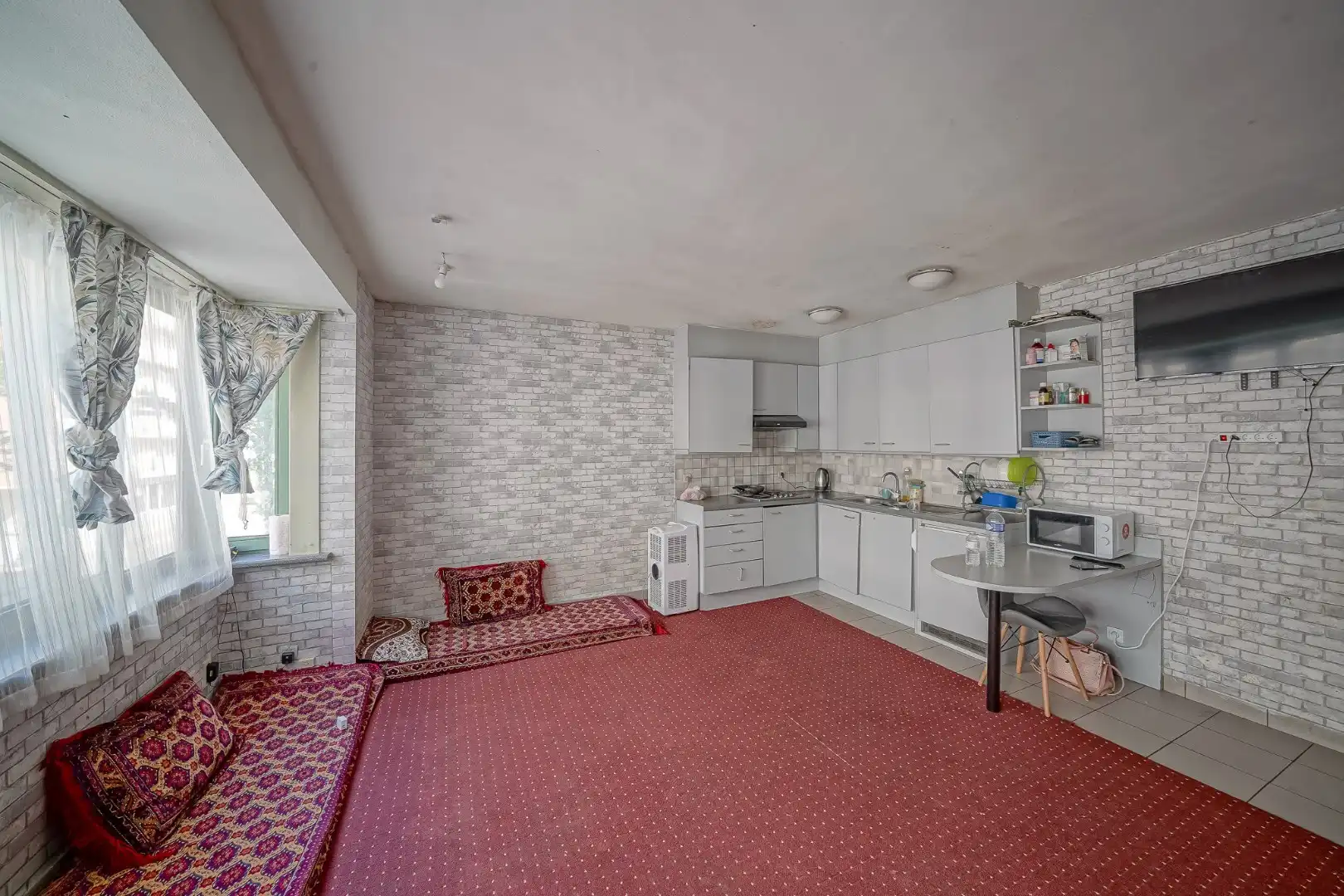 Handelsgelijkvloers met bureauruimte te Oostende foto 13