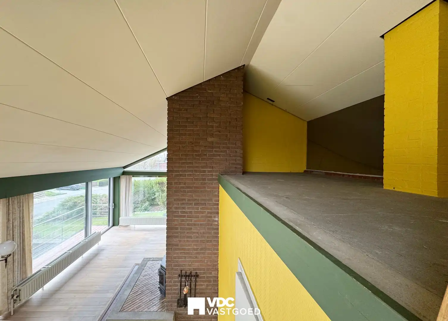 Ruime open bebouwing met prachtige tuin en veel potentieel foto 11