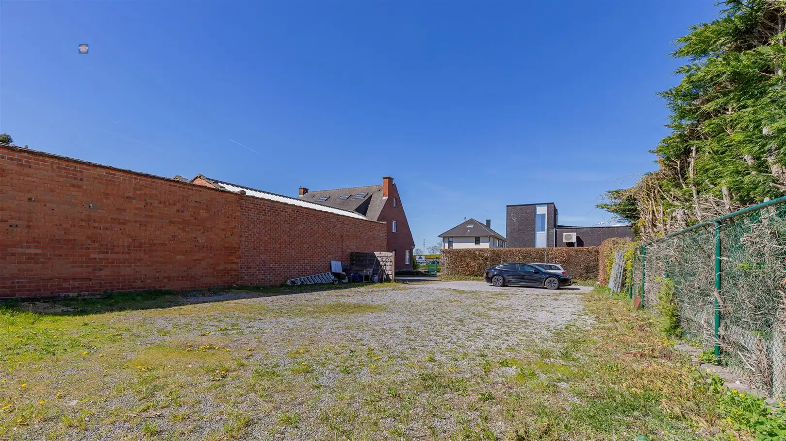 Karaktervolle villa met bijgebouw en ruime parking foto 28