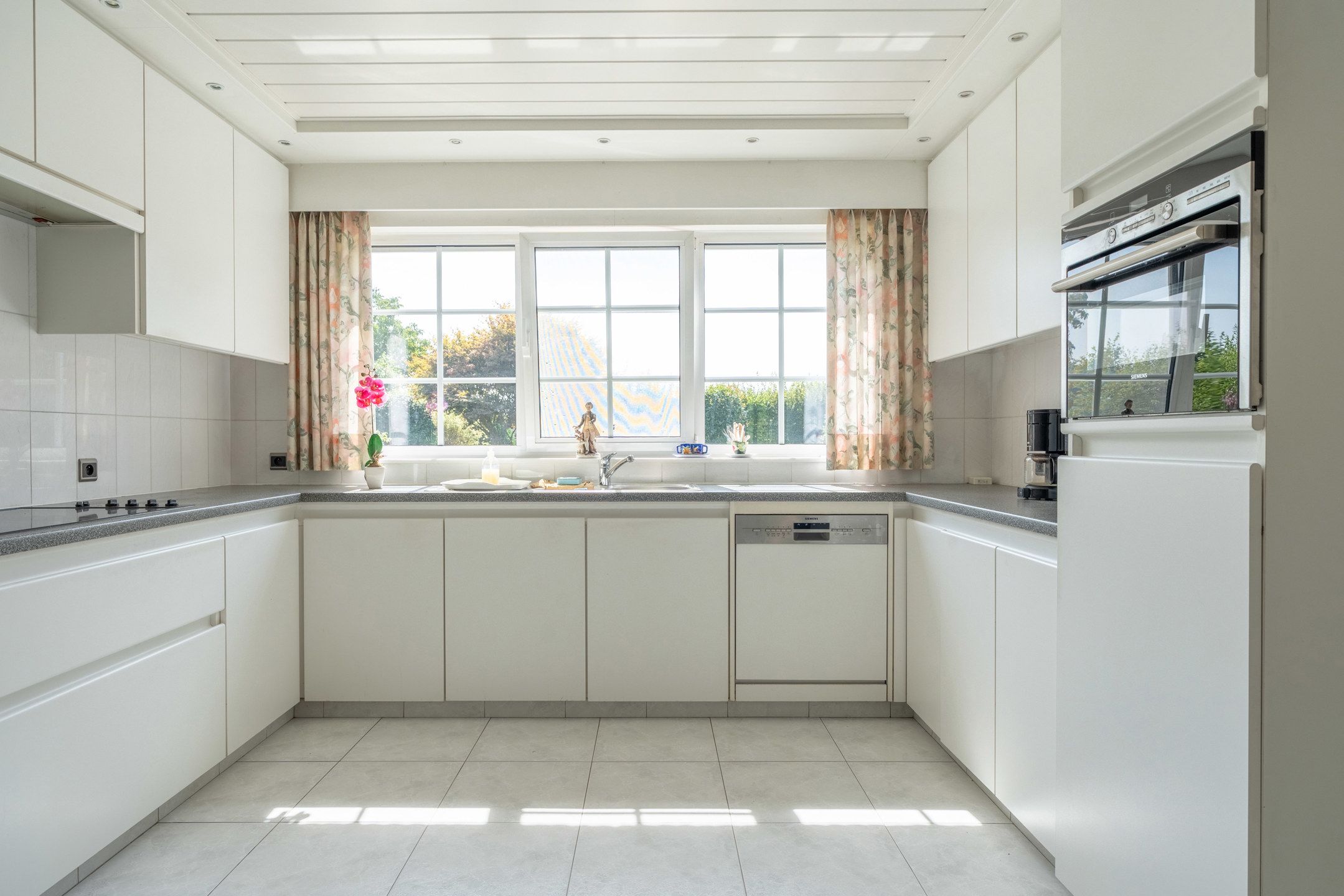 Ruime woning met 4 slpks op mooi zuidperceel van 1.041 m²  foto 11