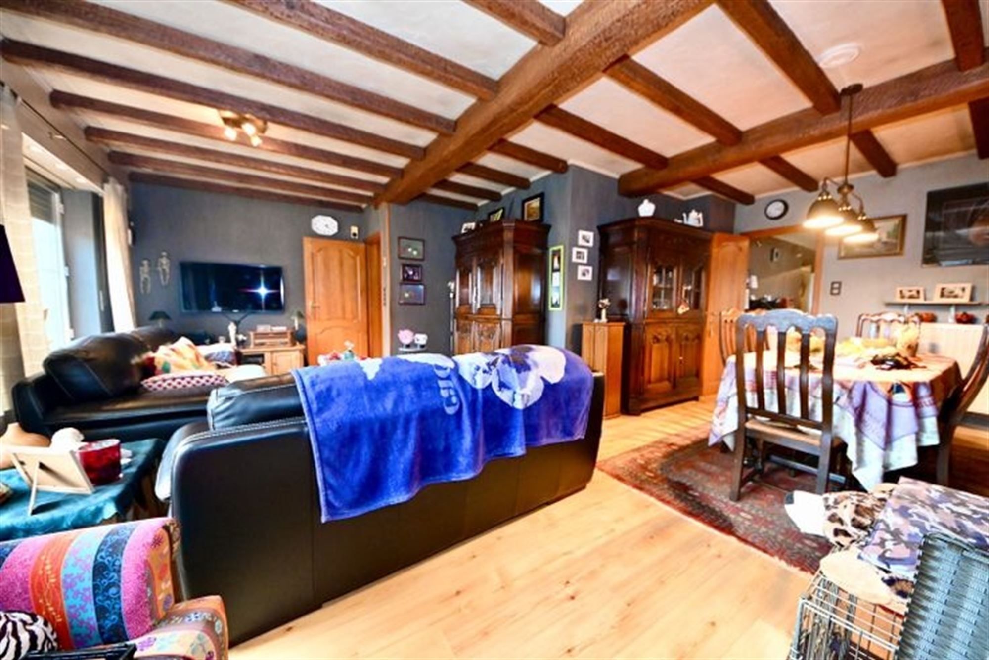 Te renoveren laagbouw met 3 slaapkamers, tuin en garage.  foto 8