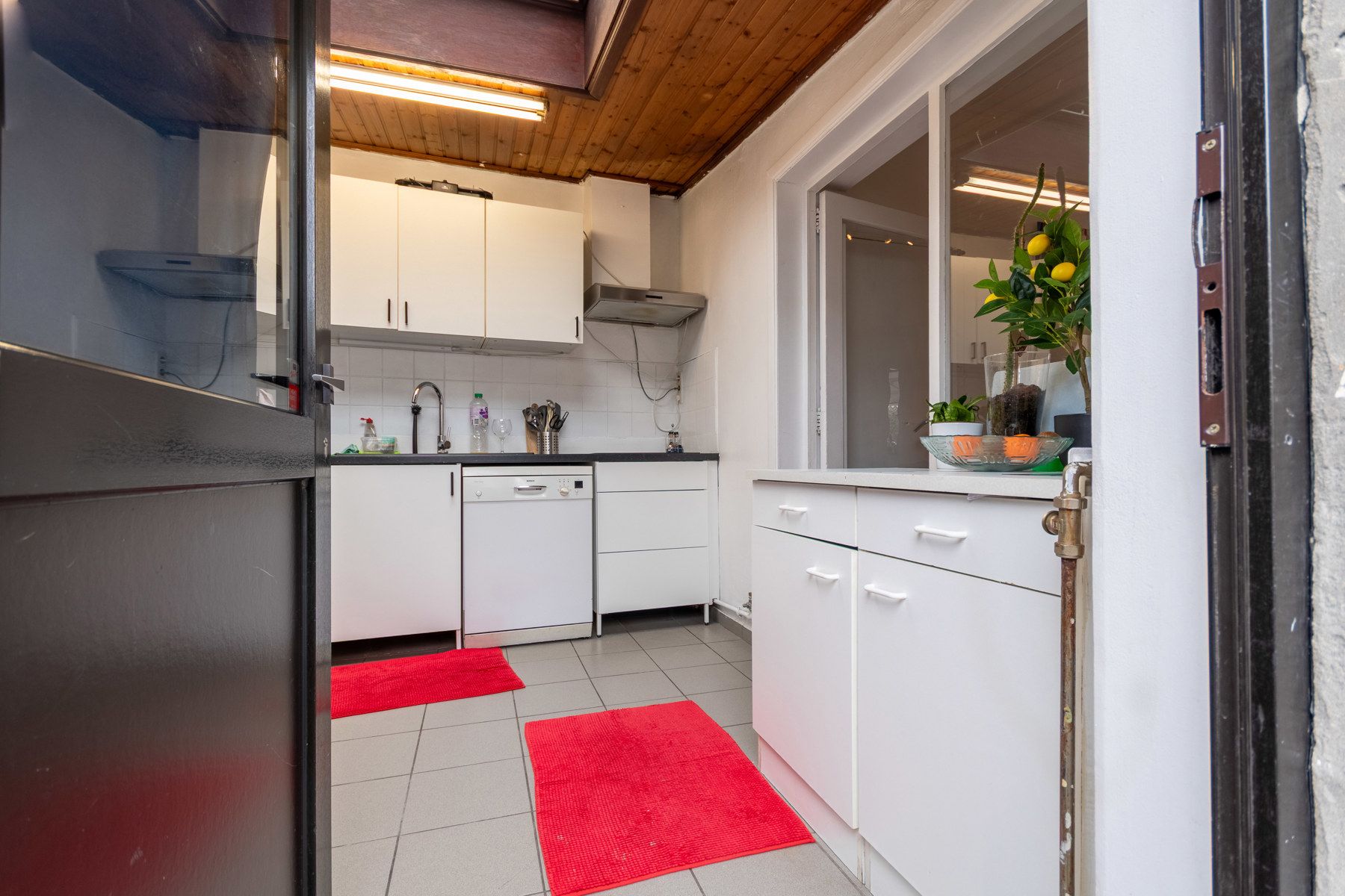 Woonhuis met 2 slaapkamers en koer foto 4