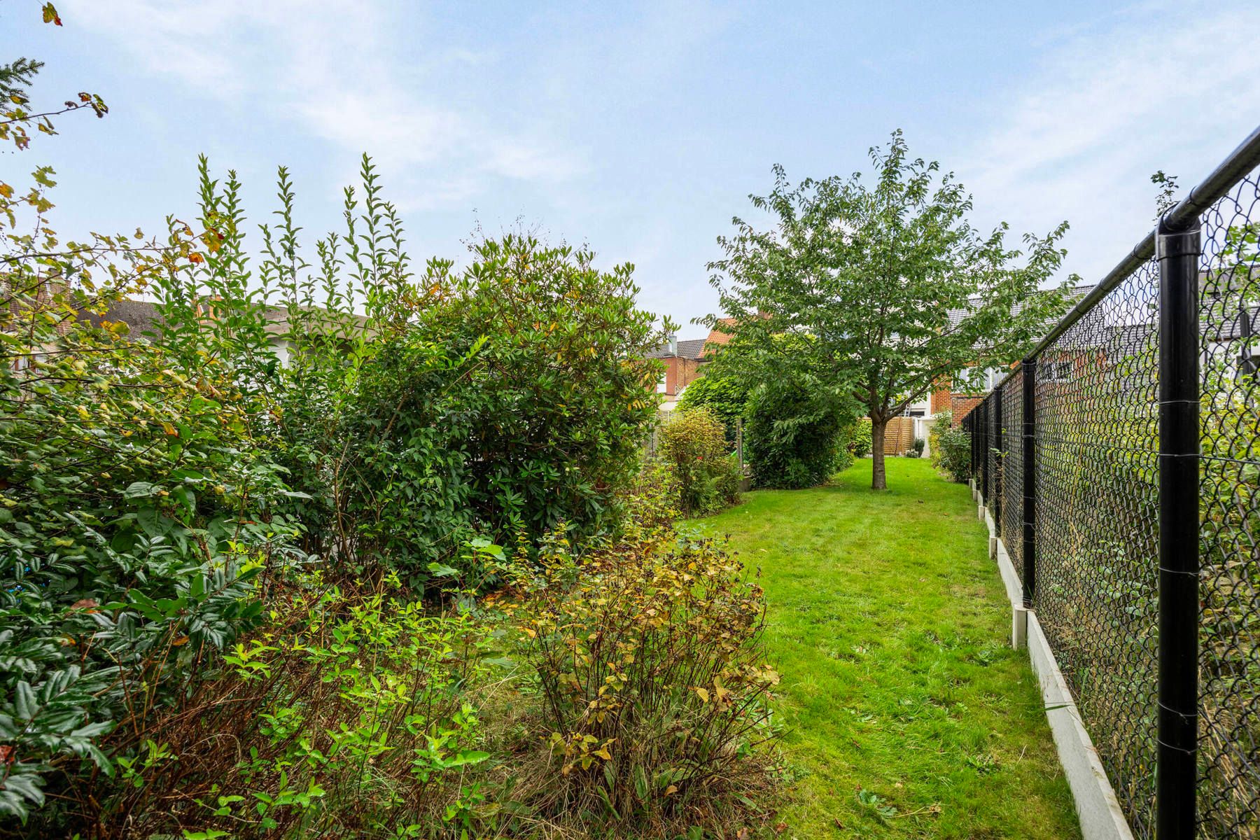 Gesloten bebouwing met 3 slaapkamers tuin en garage! foto 26