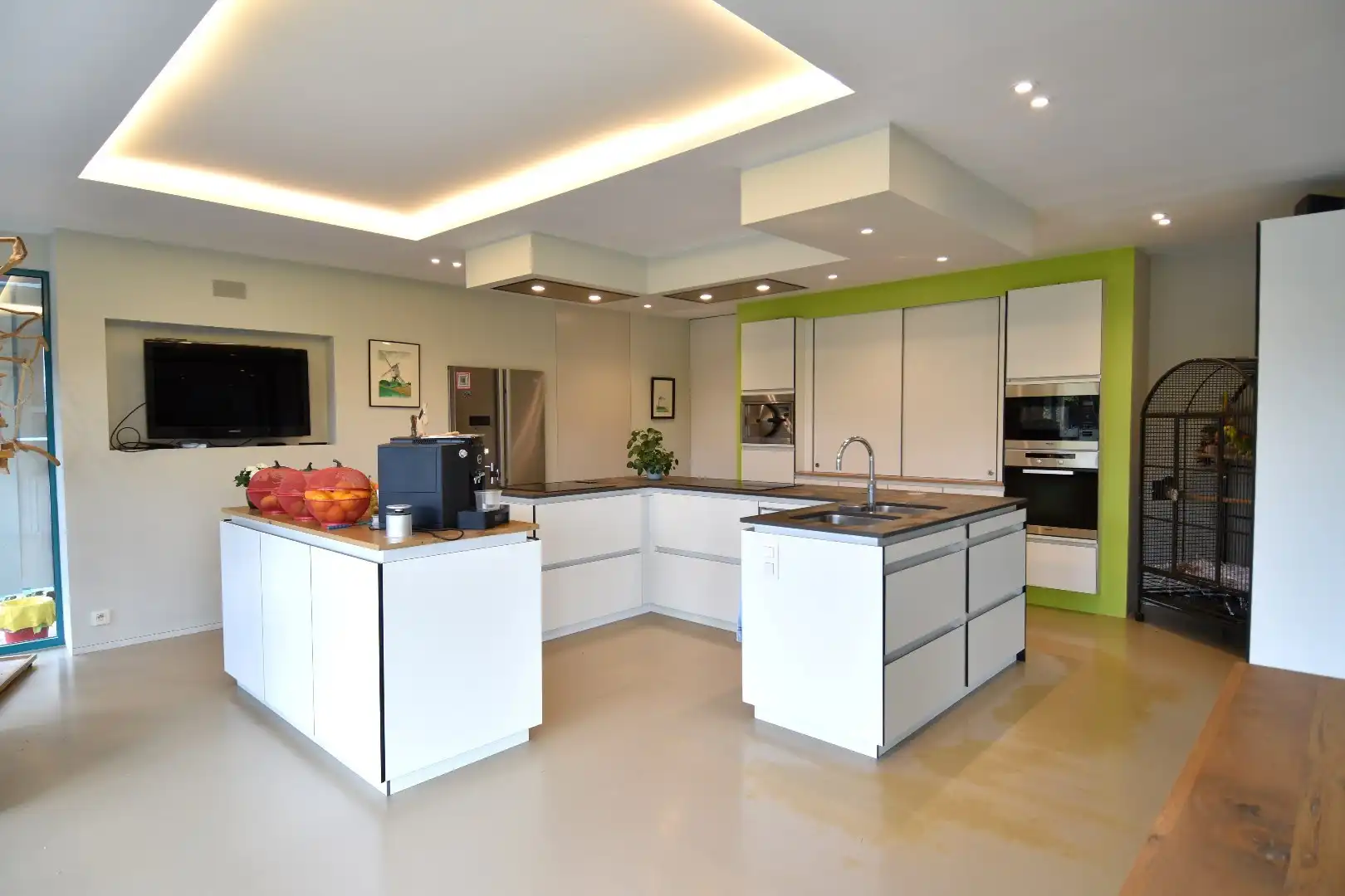 Uitzonderlijk vastgoed te koop op een zeer royaal perceel (2103 m²) in Gullegem foto 3
