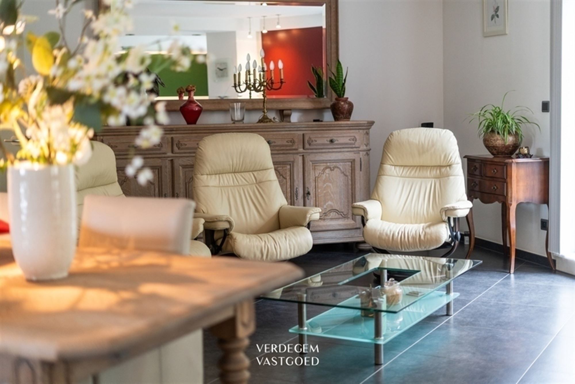 Luxueus en ruim wonen met aanlegsteiger aan de Moervaart foto 5