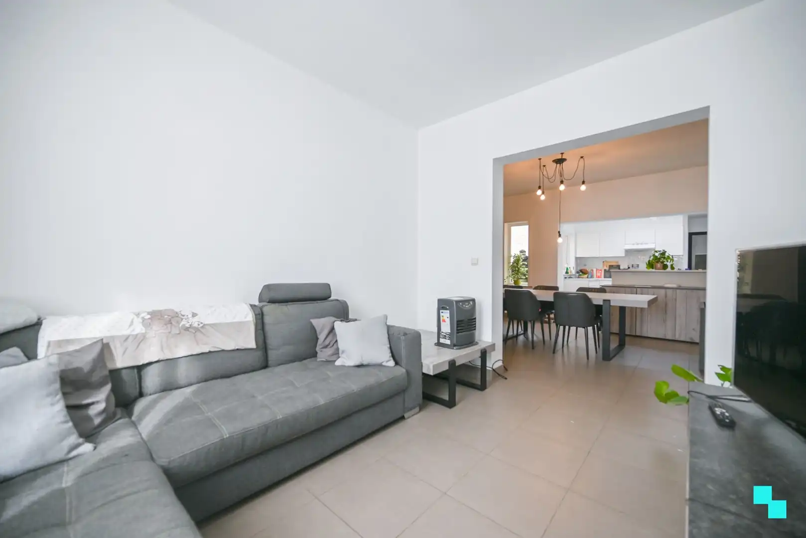 Gelijkvloerse woning met uitweg achteraan in Wielsbeke foto 2