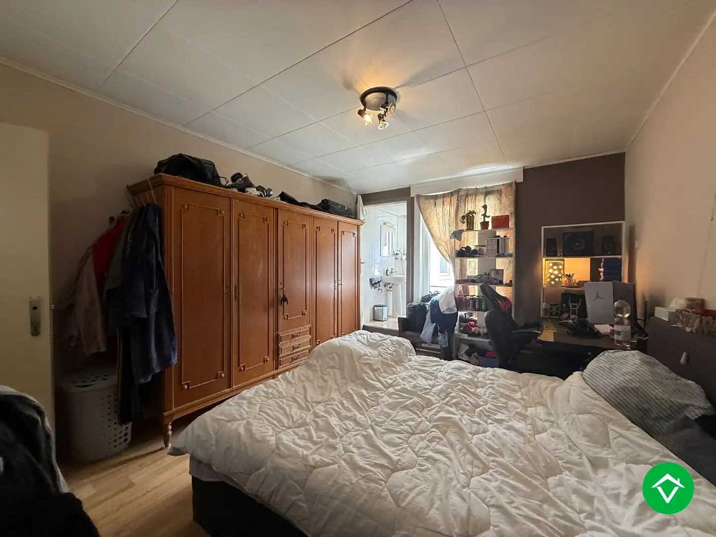 Rijwoning met 2 slaapkamers en koer te Roeselare foto 9