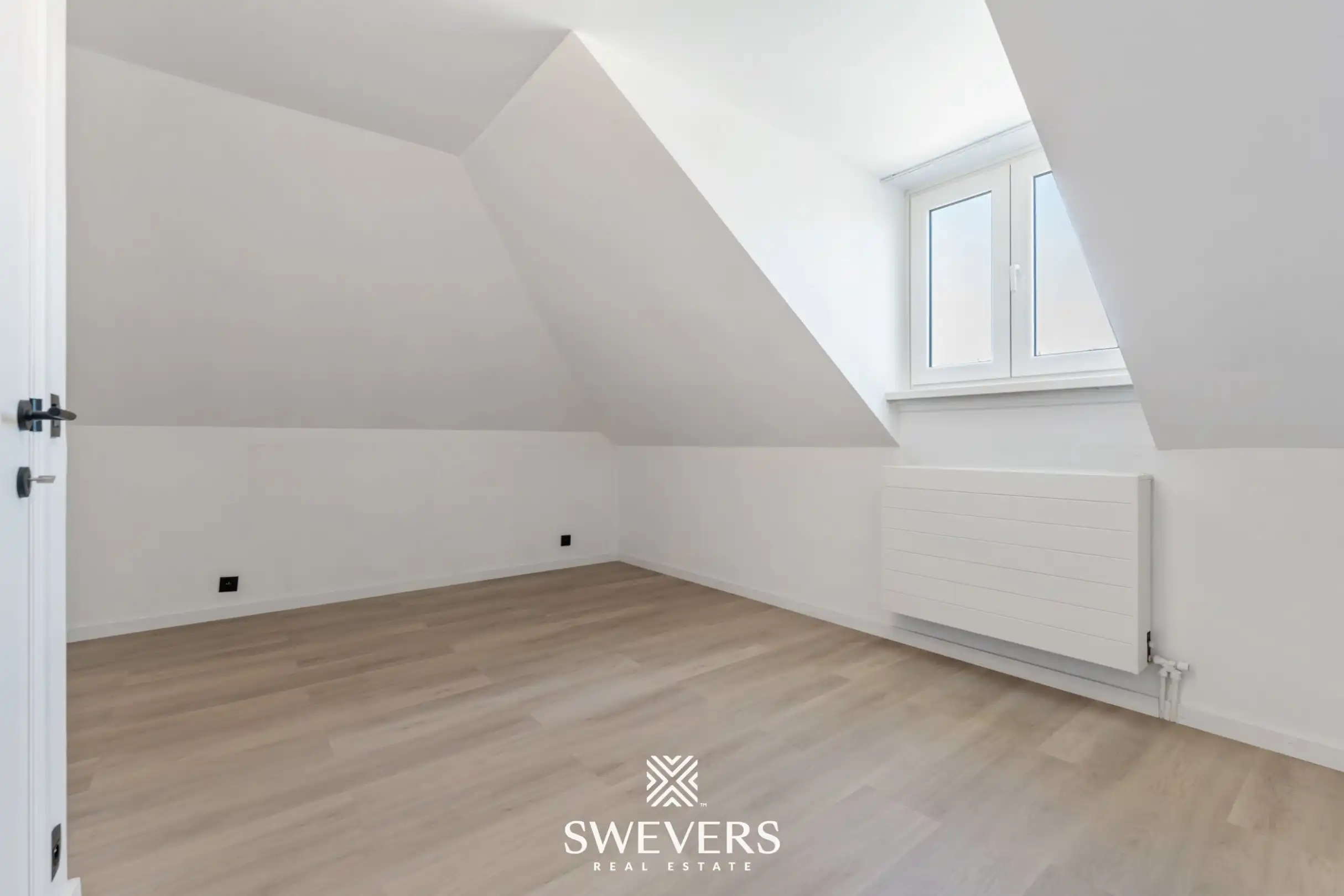 Instapklaar appartement met 2 slaapkamers en garagebox in Koersel  foto 8