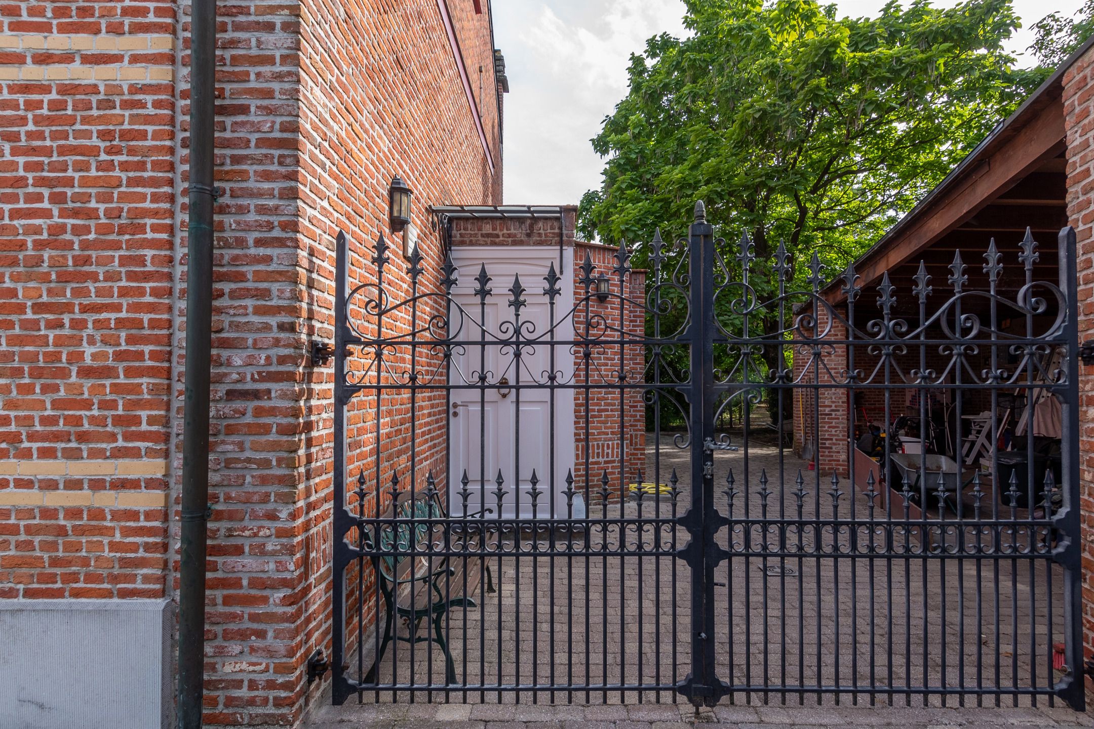 Karaktervolle burgerwoning met prachtige tuin foto 14