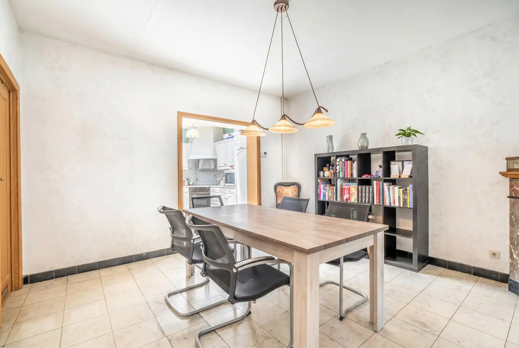 Halfopen woning met tuin & parking in Halle | EPC D foto 7