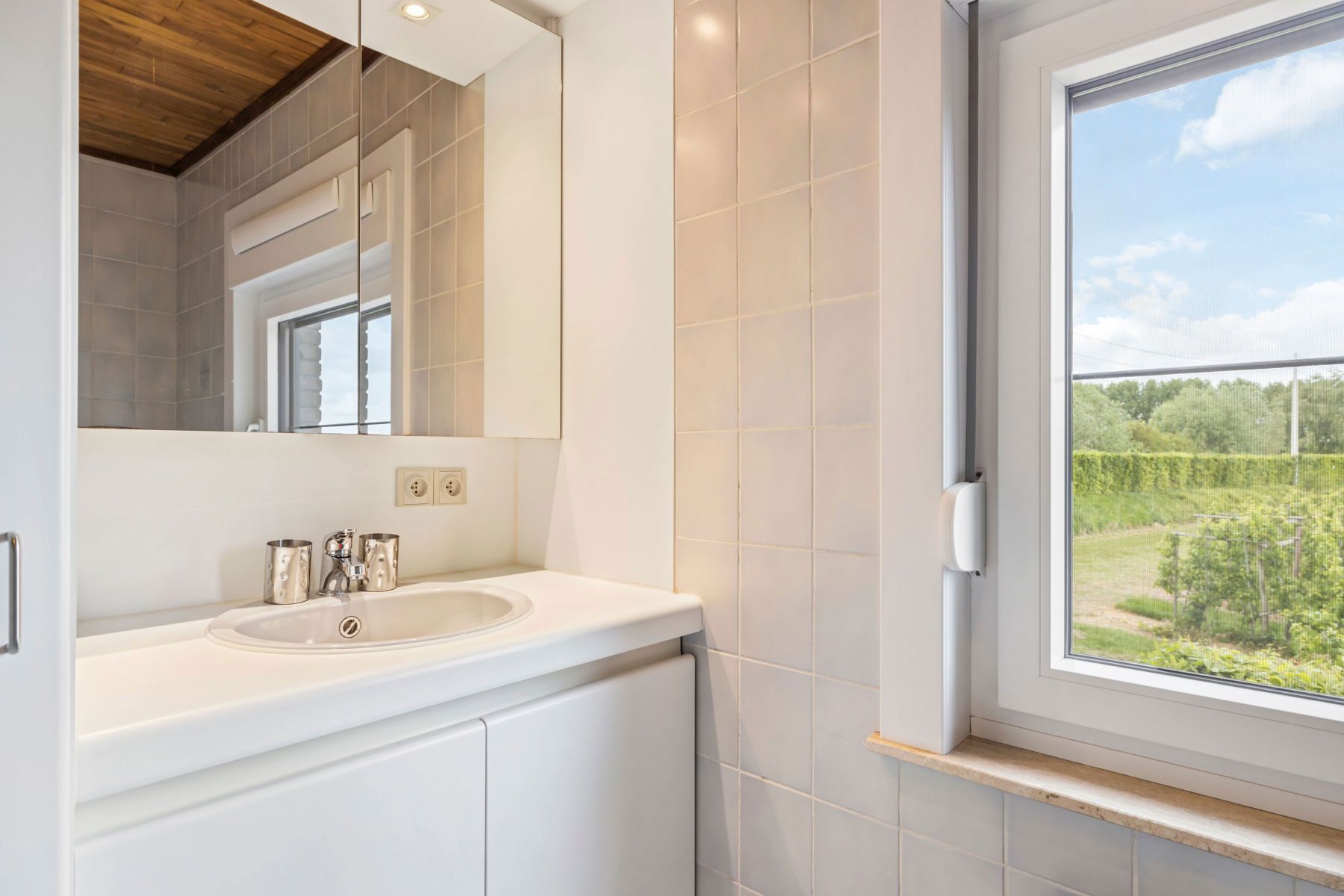 Open bebouwing met 360° landelijk zicht en 2 garages foto 24