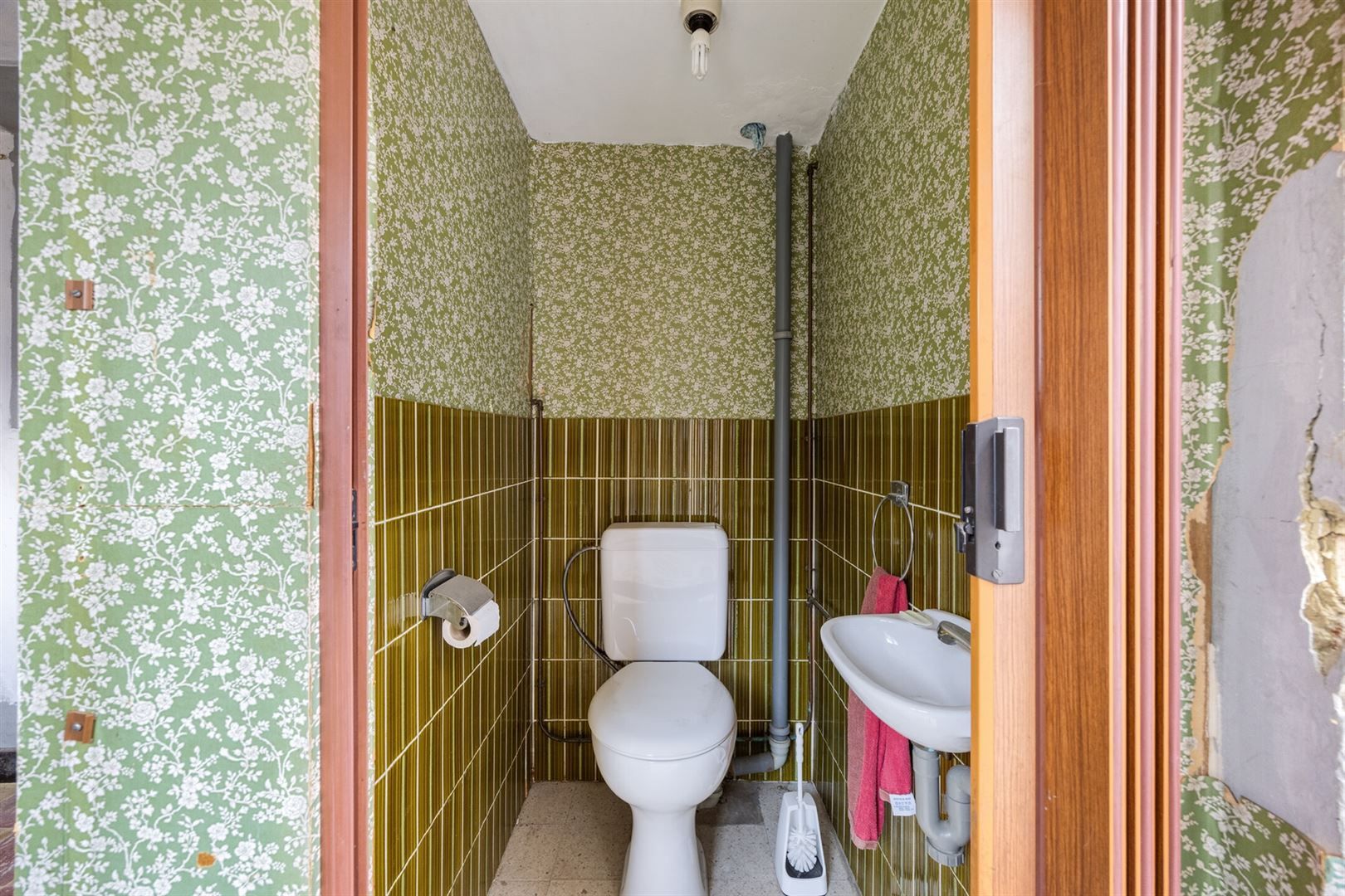 TE KOOP: Te renoveren woning met centrale ligging te Paal!  foto 10