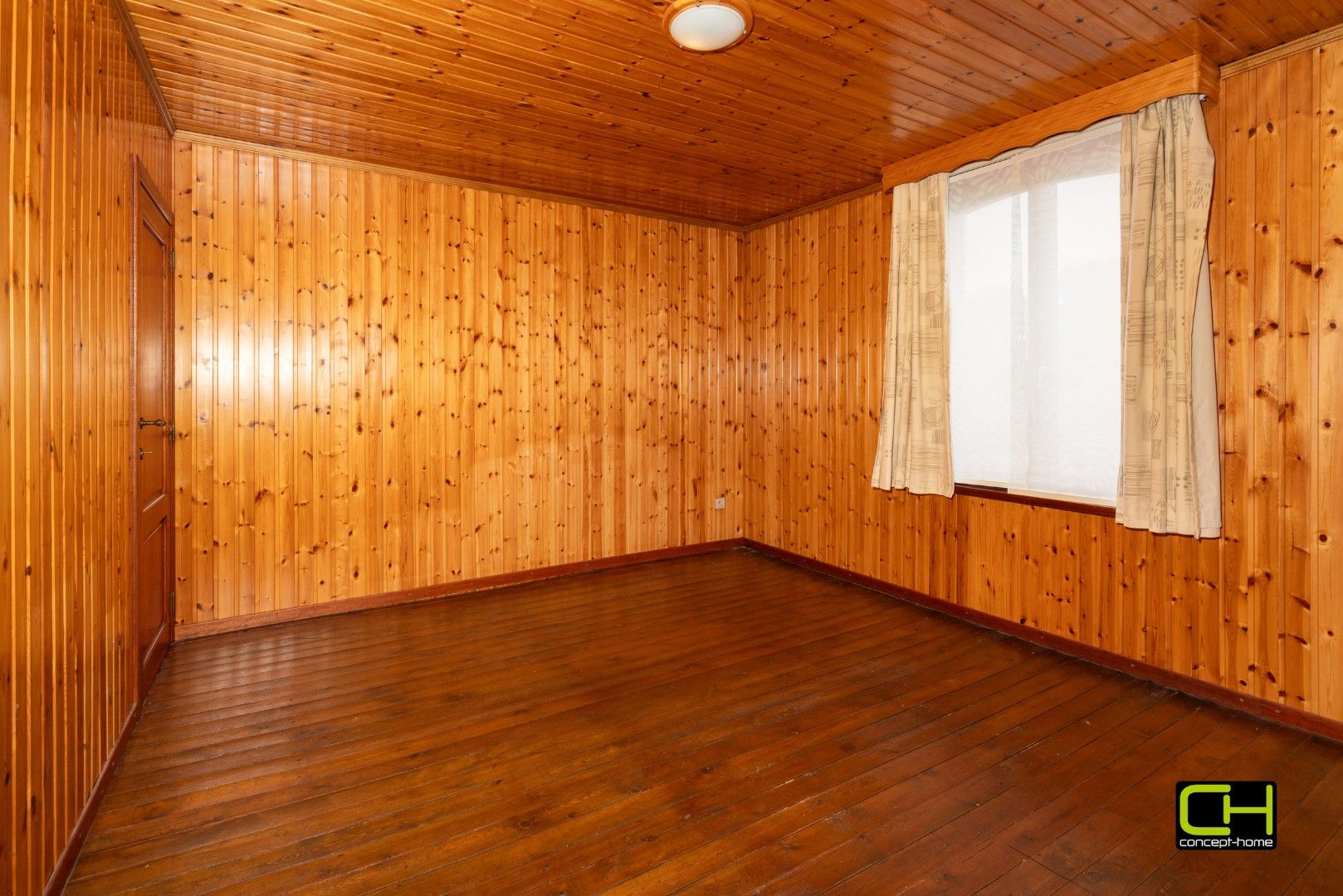 Te renoveren woning met ruime tuin te koop in Lievegem foto 14