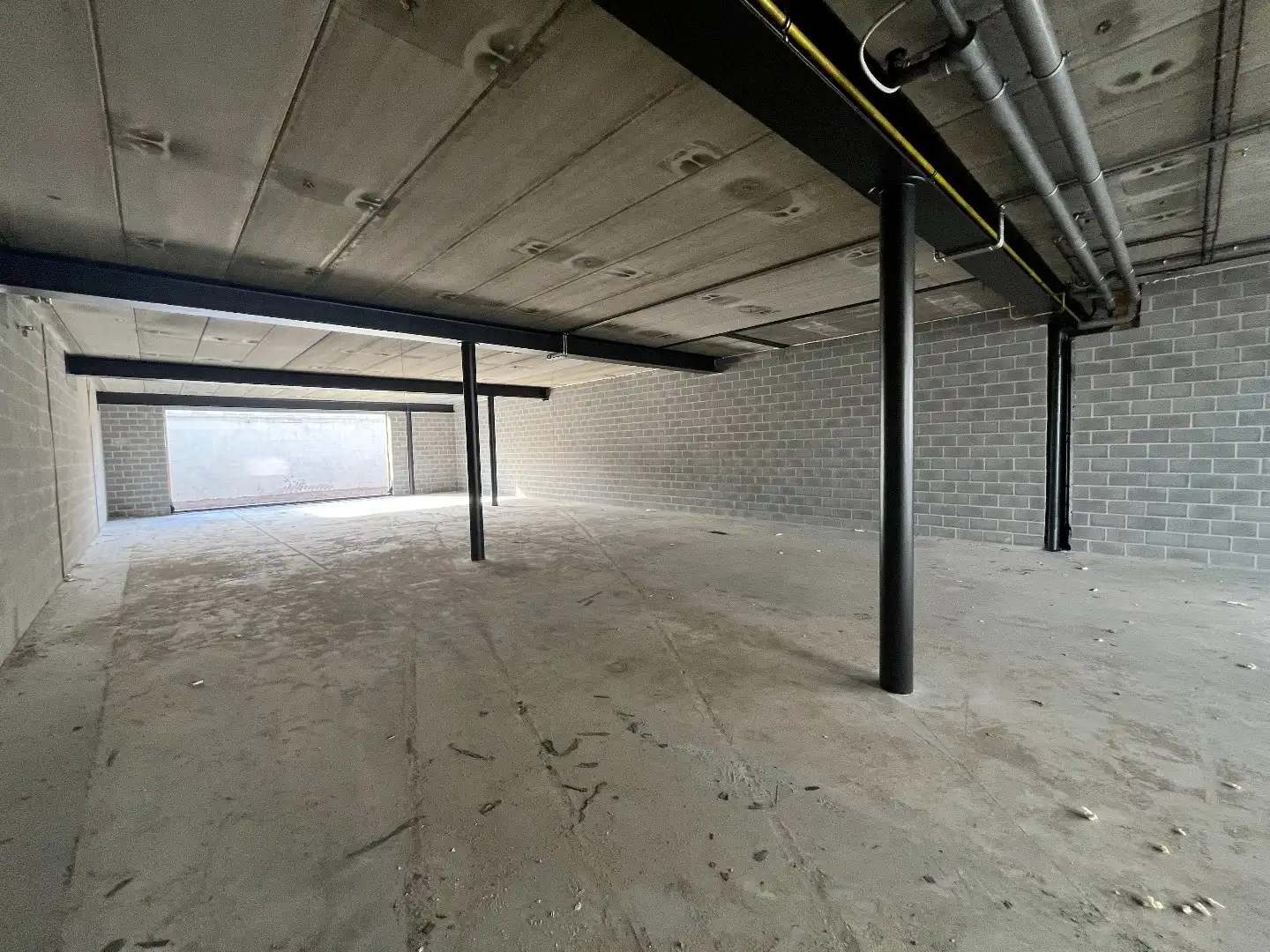 Casco commercieel gelijkvloers op toplocatie te Kapellen foto 3