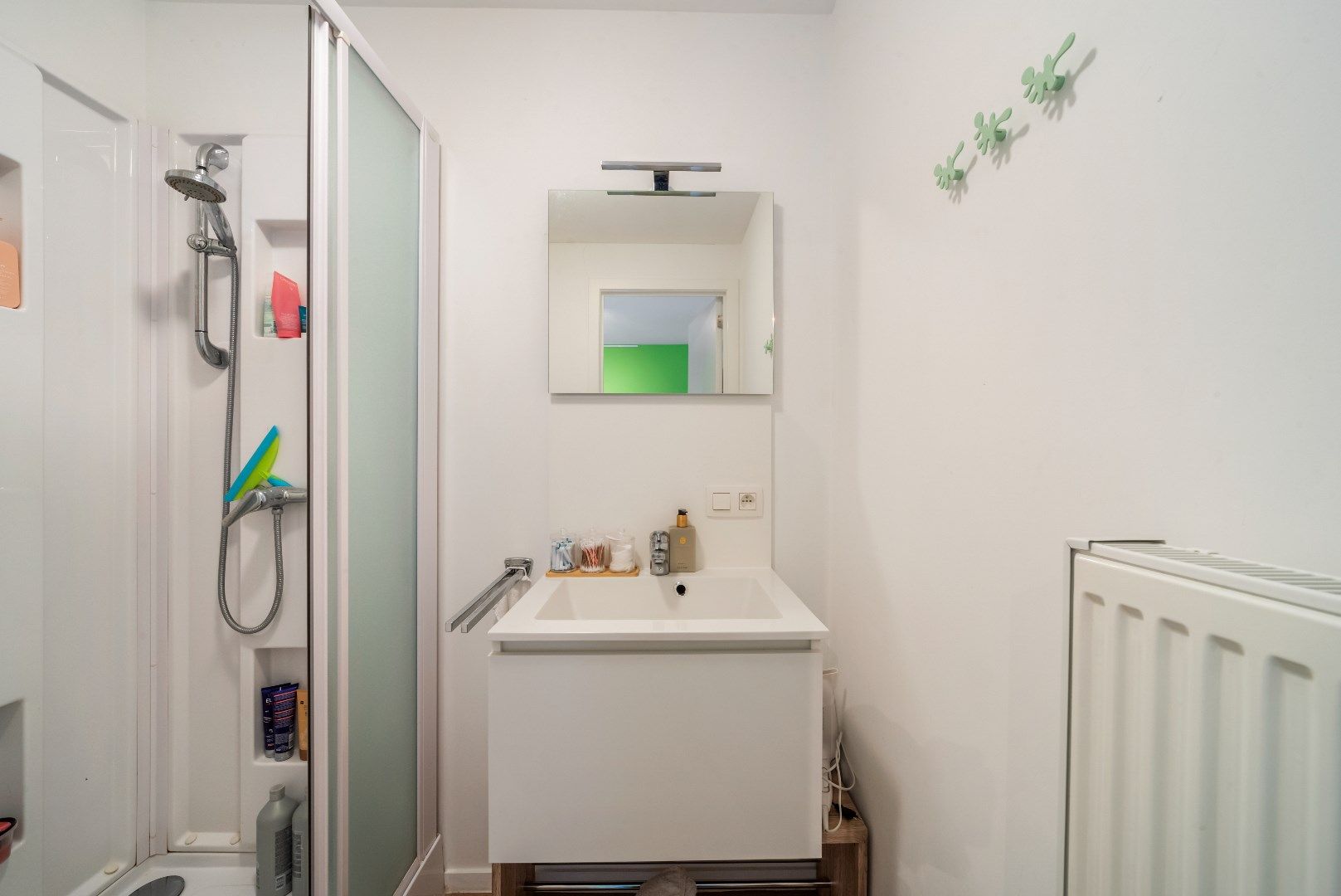 Verhuurde studentenflat met kitchenette en badkamer en staanplaats foto 6