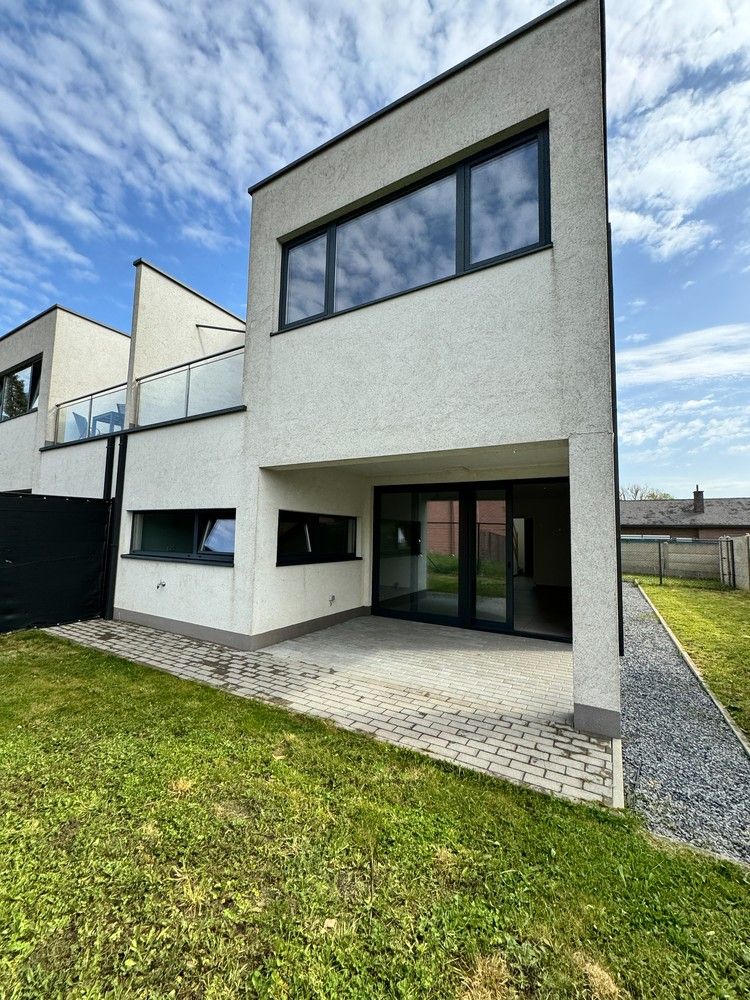 Exclusieve, instapklare woning met modern comfort in het hart van Lanaken foto 3