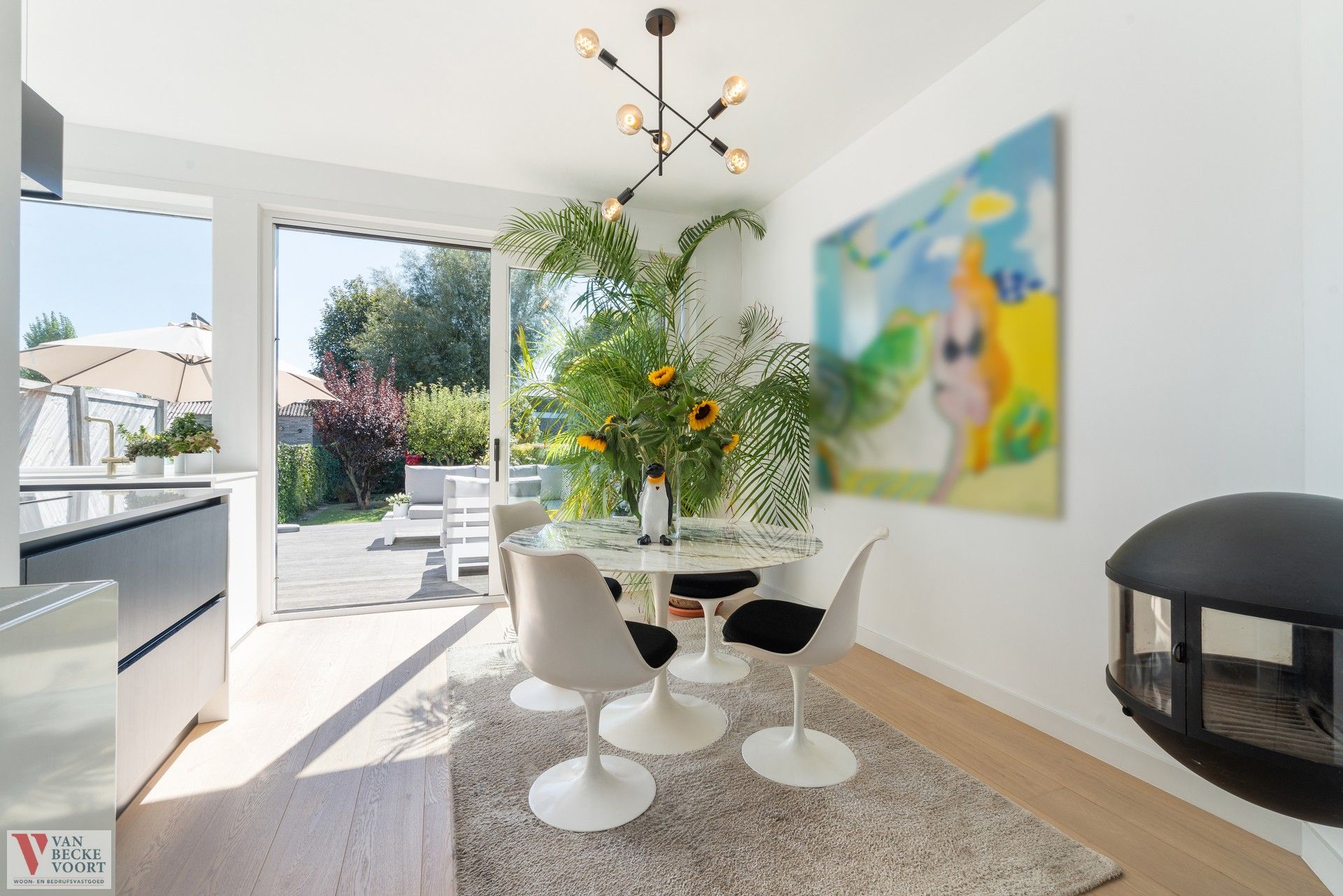 Authentieke charme en moderne luxe in hartje Mariakerke foto 5