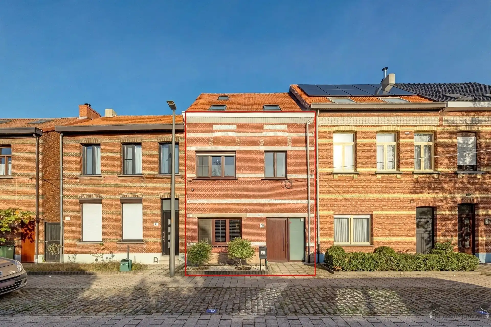 Instapklare, volledig gerenoveerde exclusieve gezinswoning in het hart van Ekeren foto 30