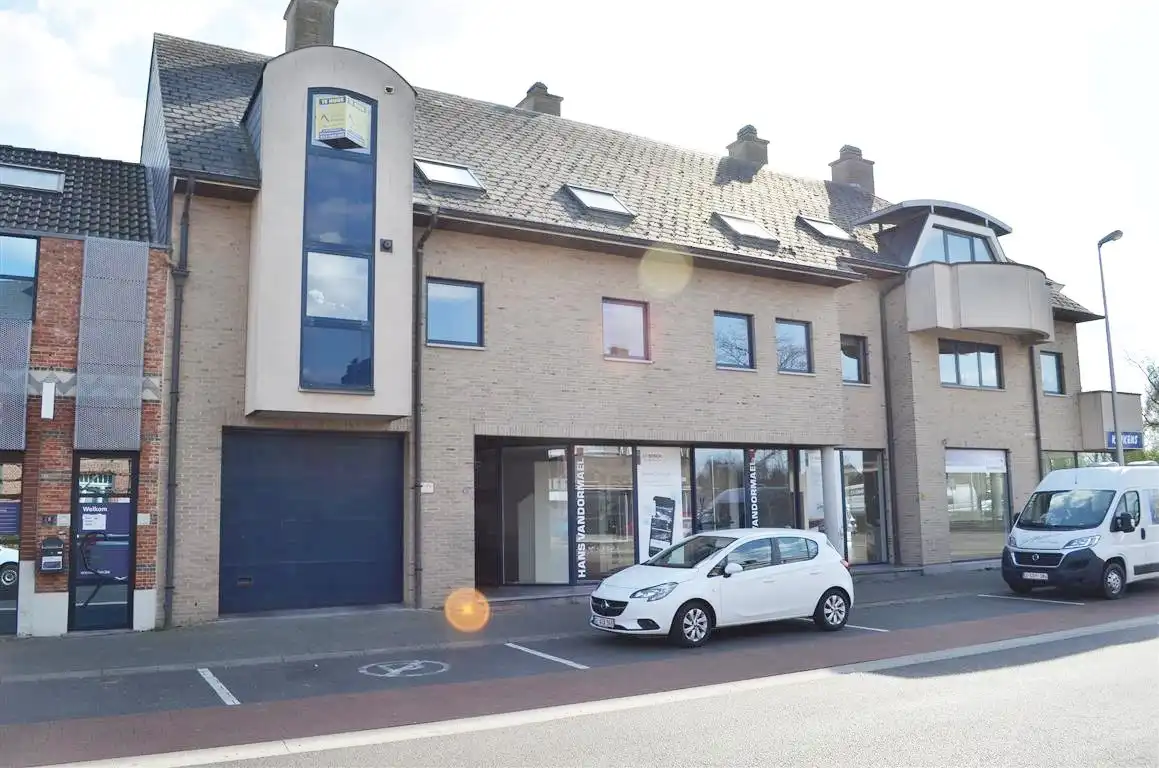 Goed gelegen handels- of kantoorruimte in gebouw met uitstraling. foto 3