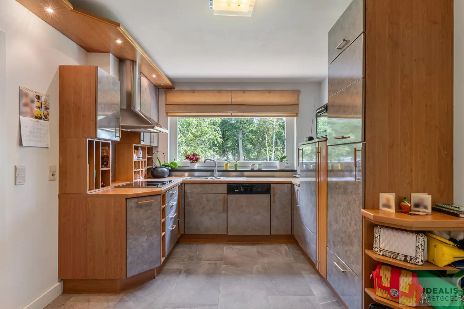 //INVESTERING – NIET VOOR EIGEN GEBRUIK// UITERST GOED ONDERHOUDEN GEZINSWONING OP EEN PRACHTIG, GROEN EN RUSTIG PERCEEL VAN MAAR LIEFST 11A &nbsp;MET LICHTRIJKE WOONKAMER, 3 KNAPPE SLAAPKAMERS, BADKAMER, AFGEWERKTE ZOLDERVERDIEPING EN ONDERGRONDSE GARAGE foto 15