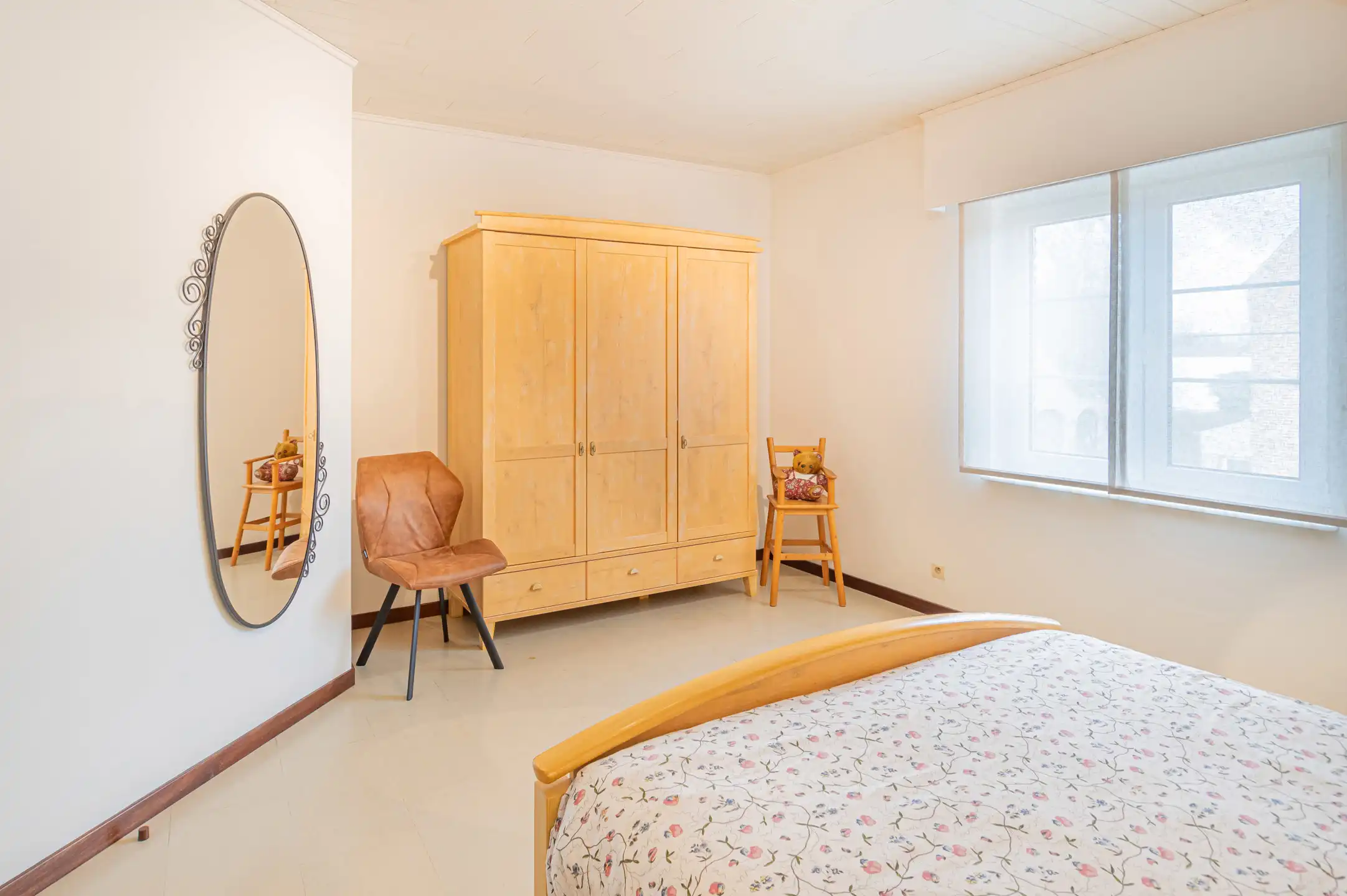 Gezinswoning in landelijke stijl in doodlopende straat foto 14