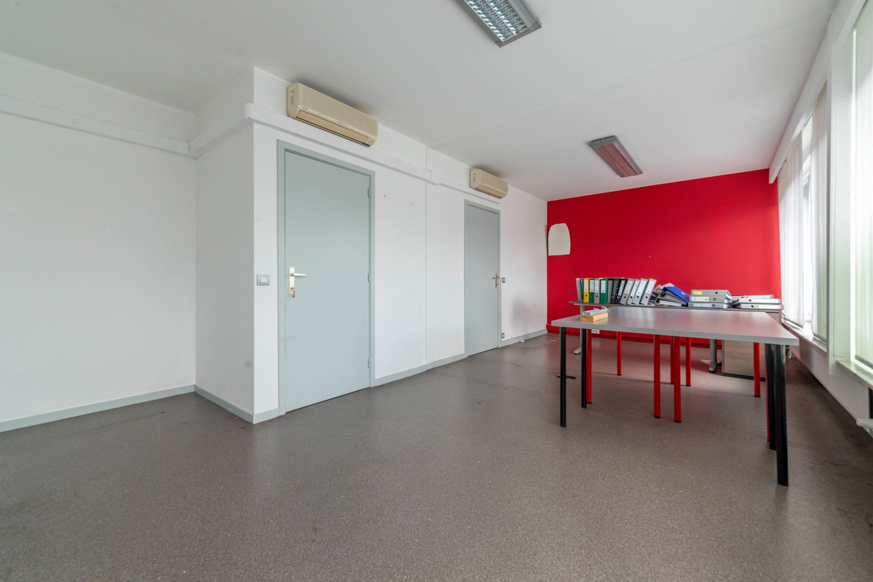 Kantoorgebouw op toplocatie. foto 10