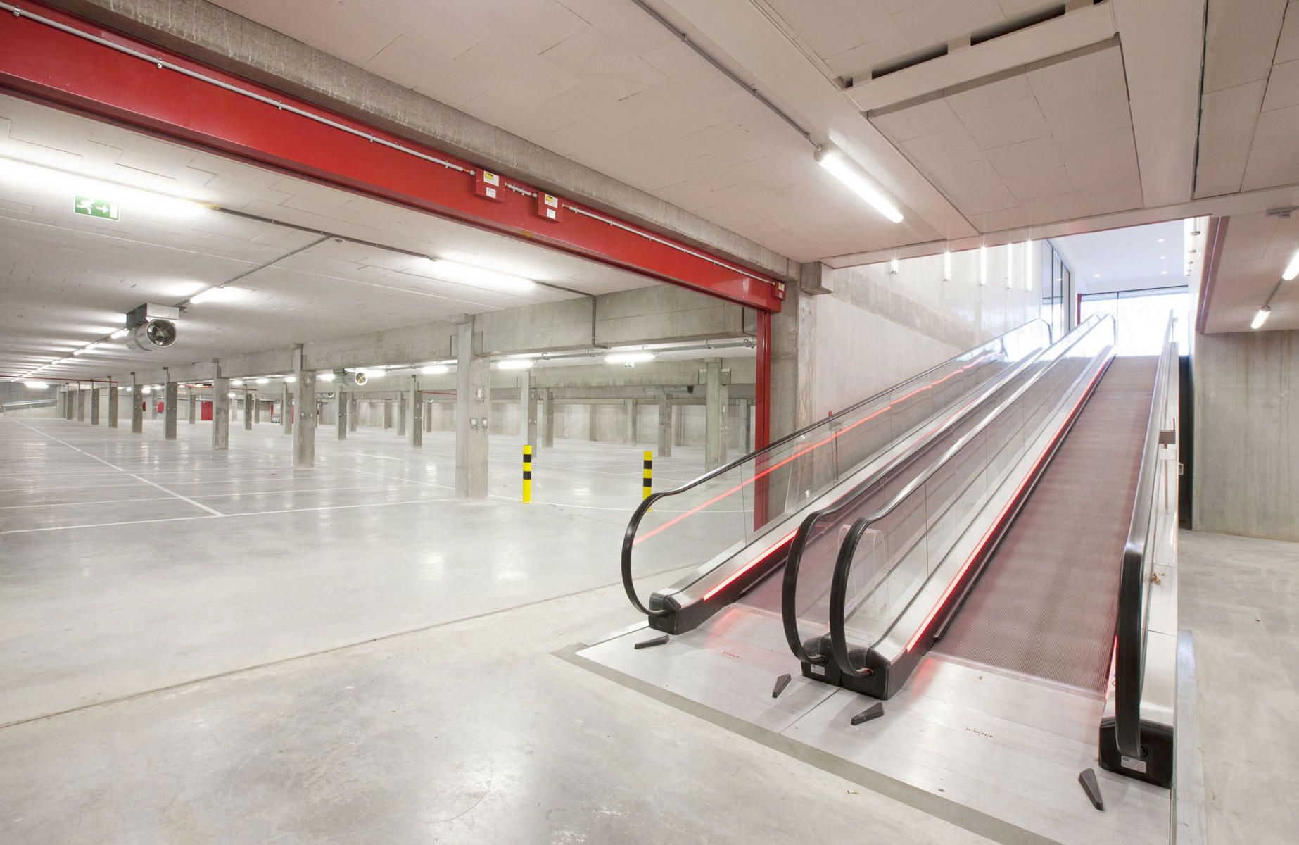 Winkel in Turnhout vlakbij Mediamarkt en Decathlon te huur foto 10
