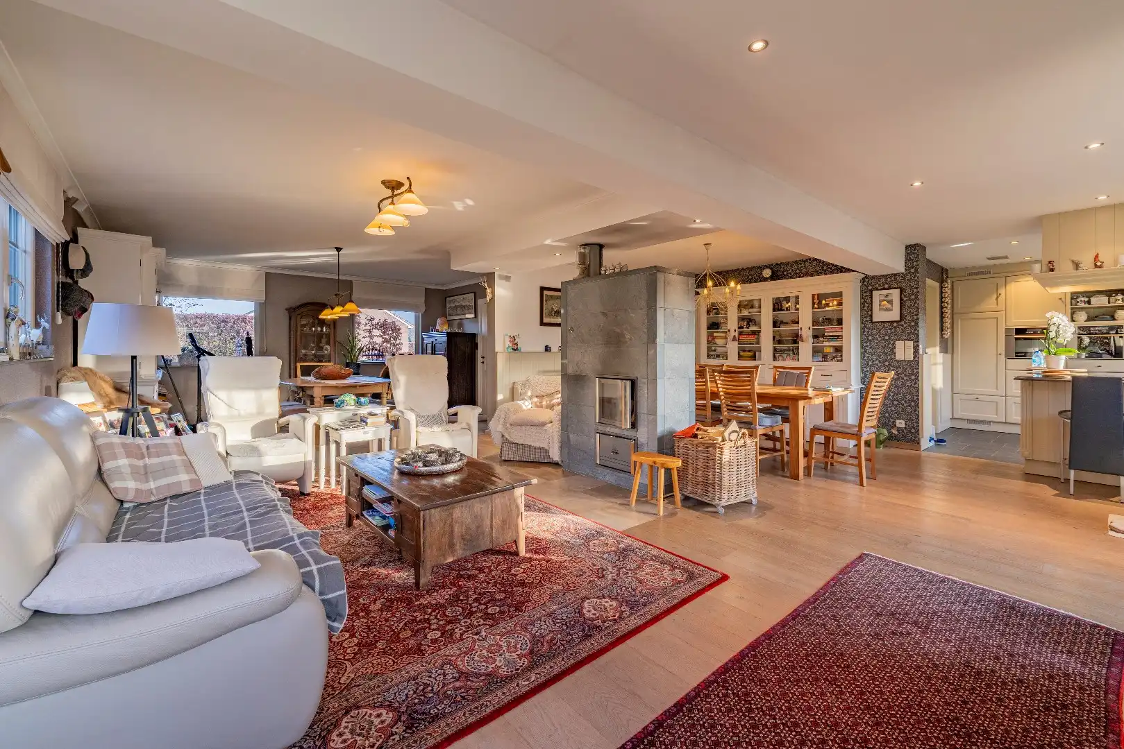 Gerenoveerde open bebouwing te koop te Lievegem foto 5