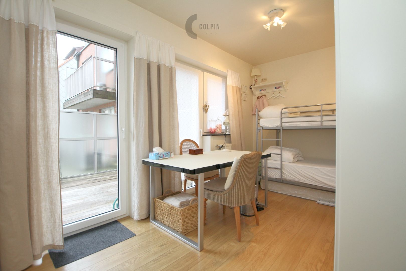 Zonnig appartement met grote terrassen op de Graaf d'Ursellaan foto 8