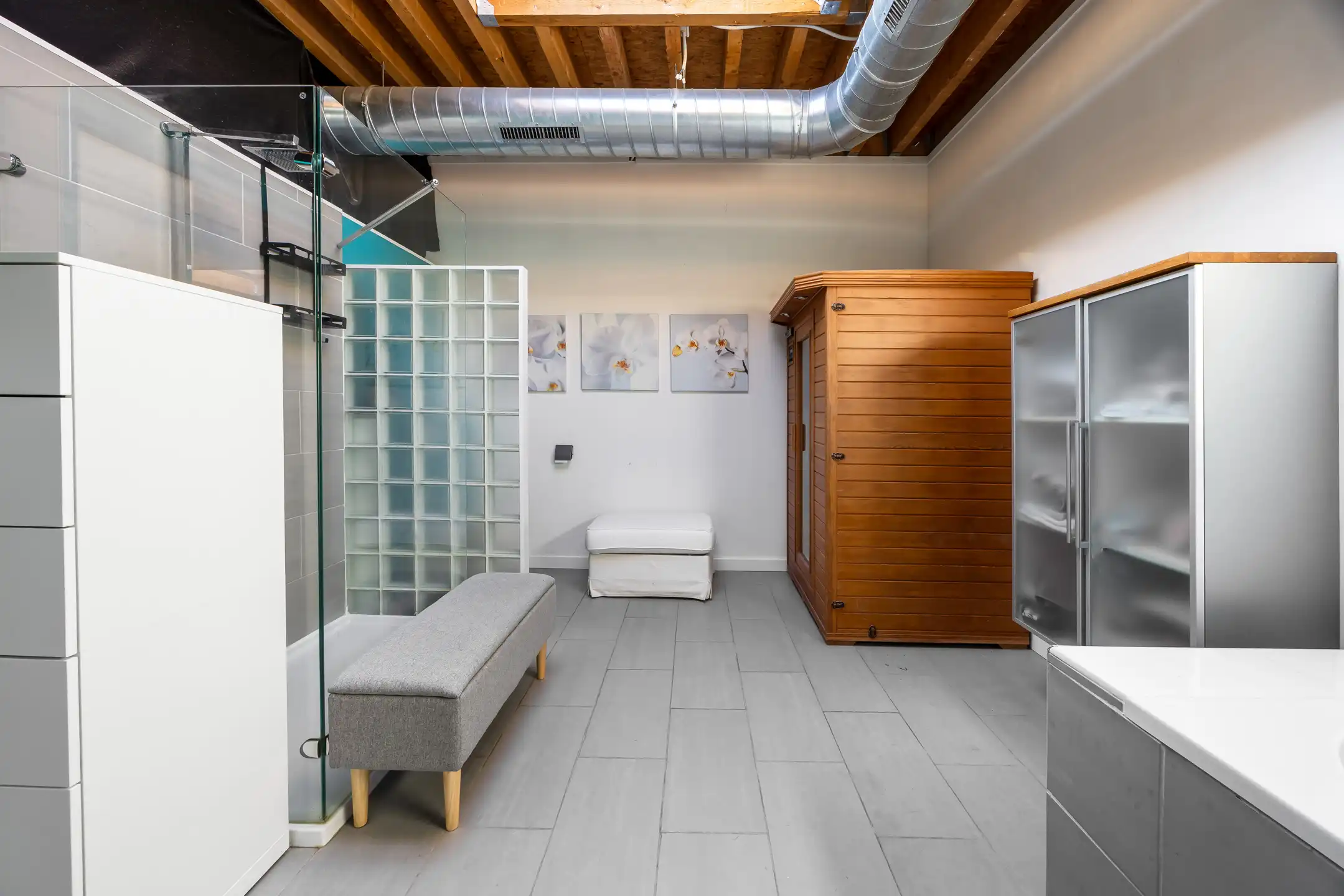 Verborgen loftwoning met tuin, parking & laadpaal in Deurne foto 11