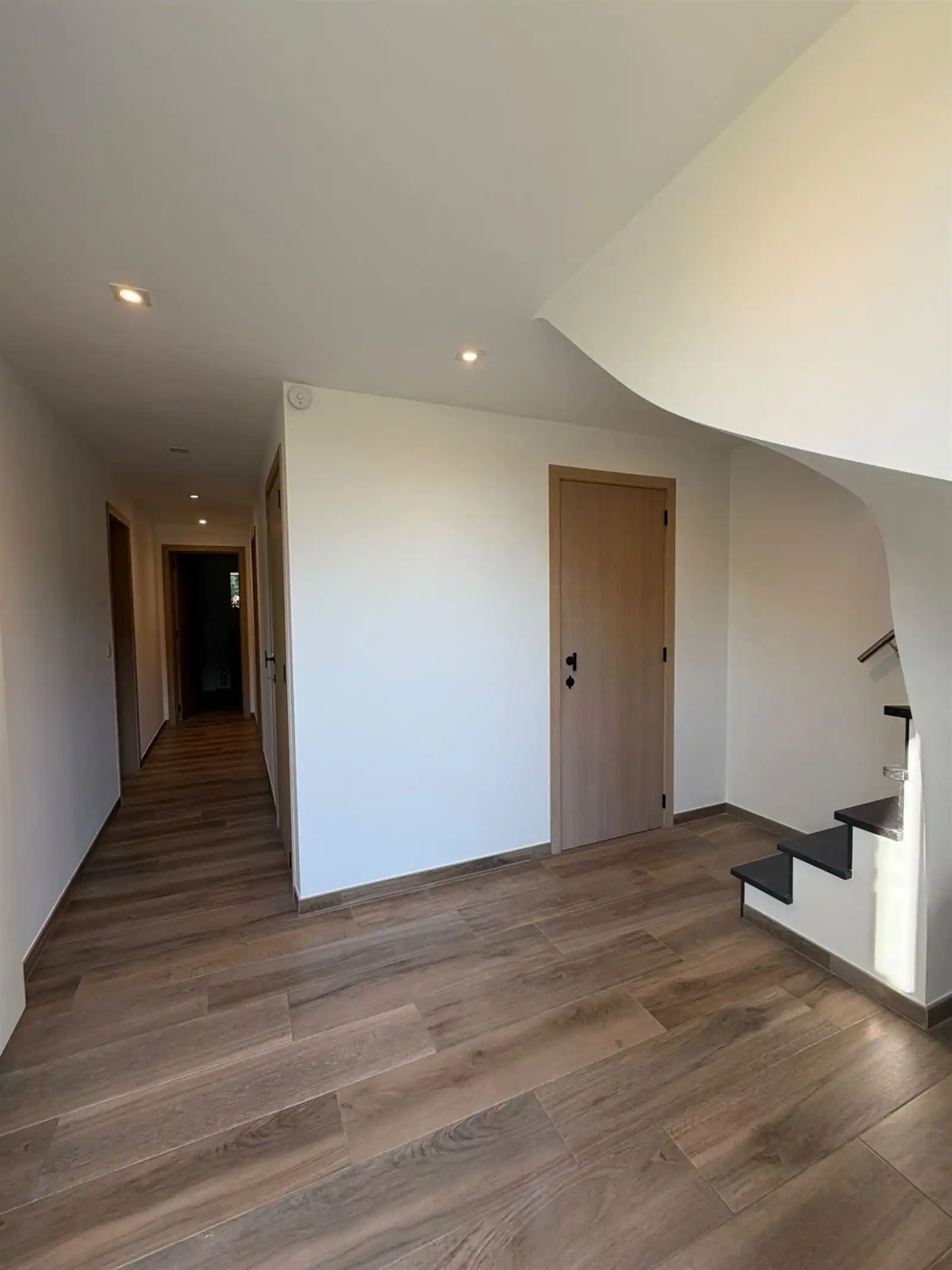 Open bebouwing met twee slaapkamers en 2 ruime terrassen foto 2