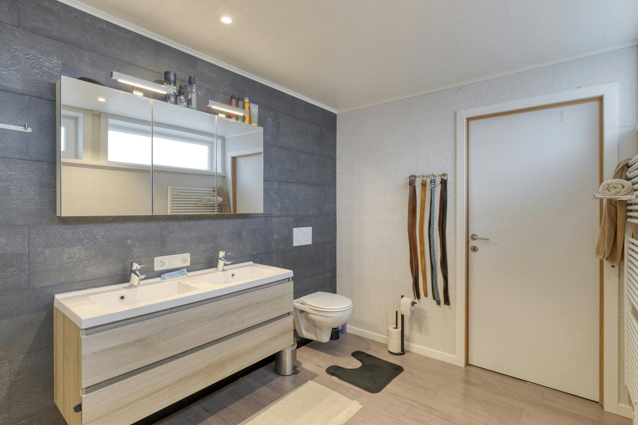 Instapklaar huis te koop in Ligywijk met twee kamers foto 23