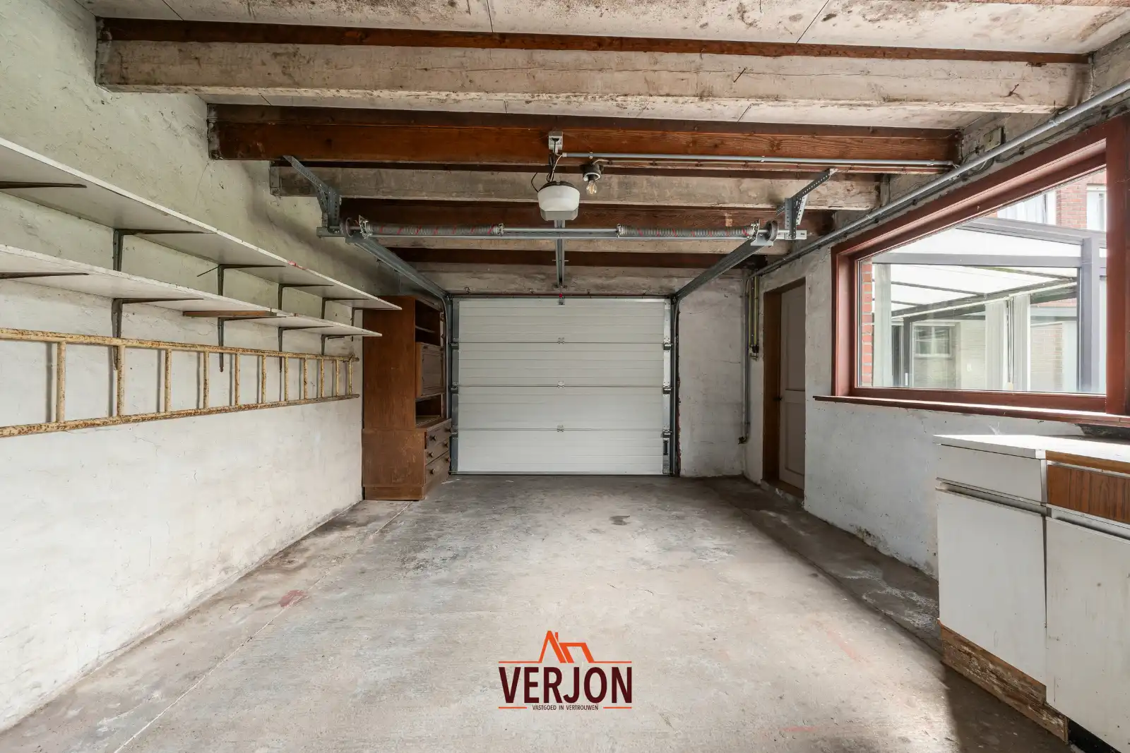 Ruime gezinswoning met 4 slaapkamers, grote garage en zonnige tuin foto 11