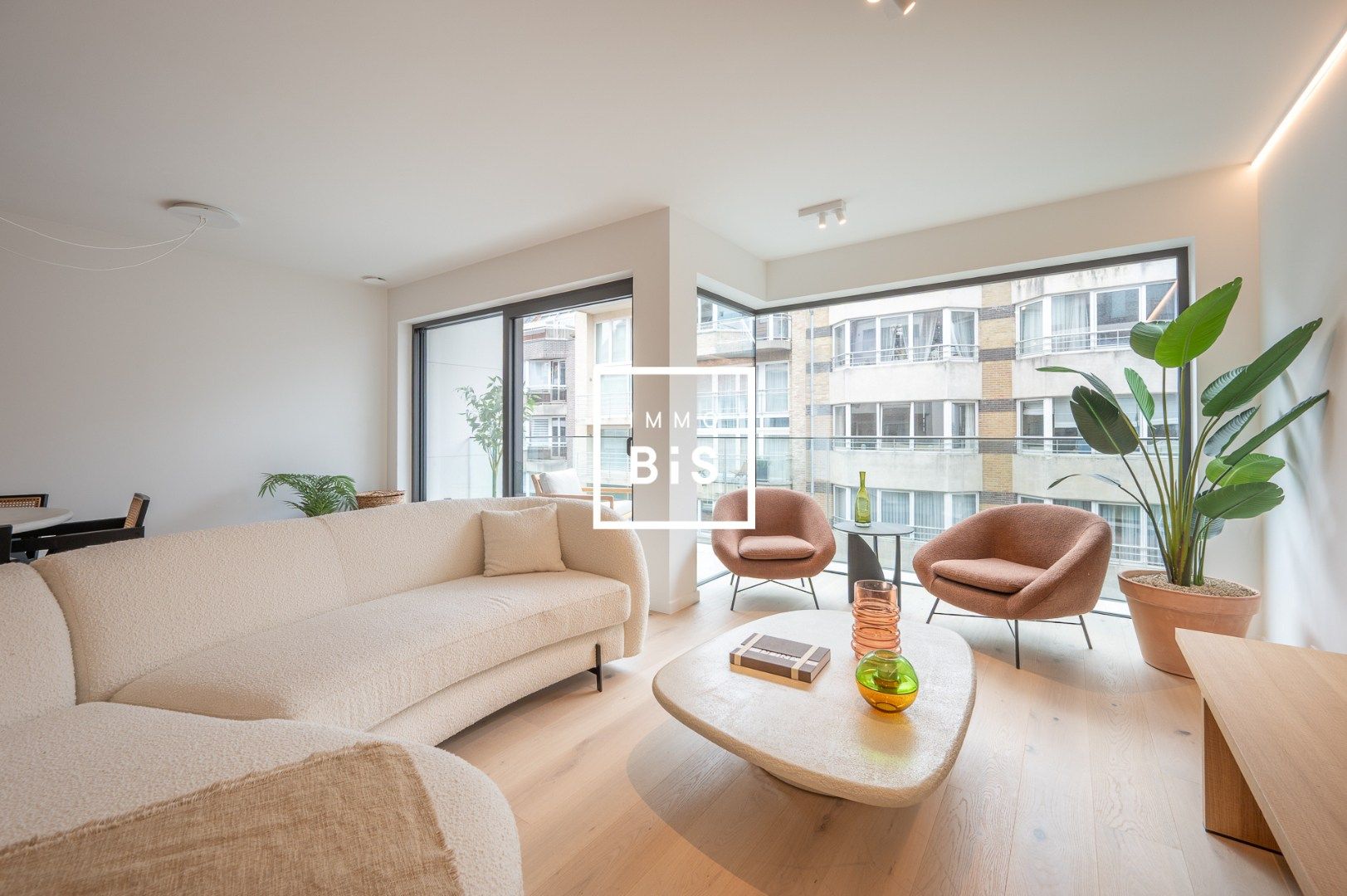 Stijlvol nieuwbouwappartement op toplocatie aan zee foto 2