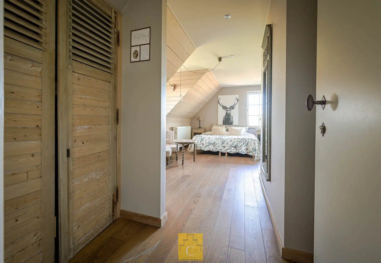 Idyllisch gelegen landgoed, voormalige hoeve, met karakterwoning, vakantieverblijf/boutique B & B met 6 vergunde kamers, parking en weide op circa 1 ha foto 18